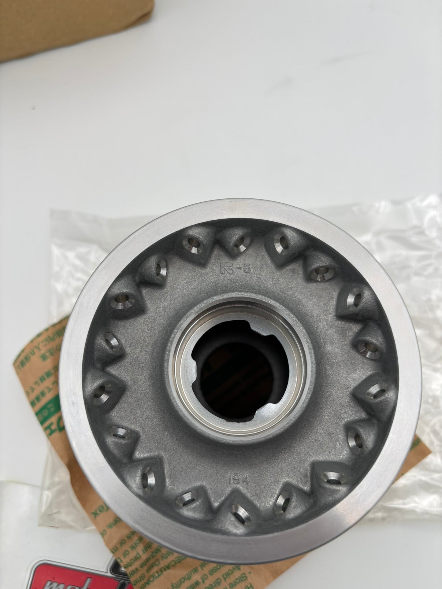 YAMAHA FRONT HUB 1SL-25111-00-00 Y226