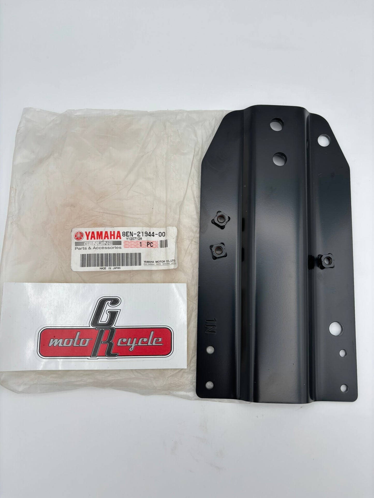 YAMAHA REAR TRACK BRACKET 8EN-21944-00-00 Y229