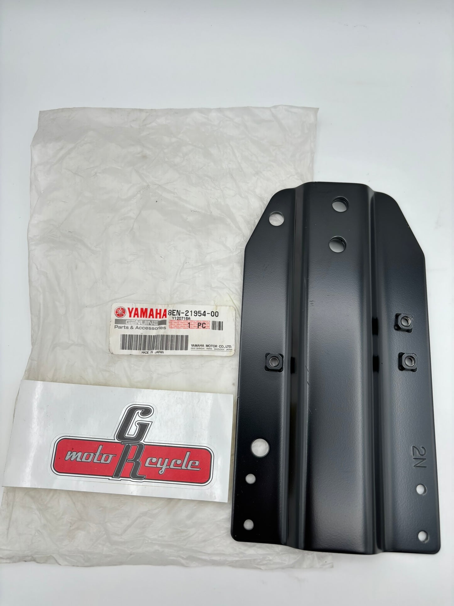YAMAHA REAR TRACK BRACKET 8EN-21954-00-00 Y229
