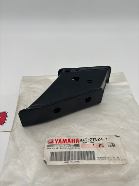 YAMAHA END BUMPER 8AT-77524-10-00 Y234