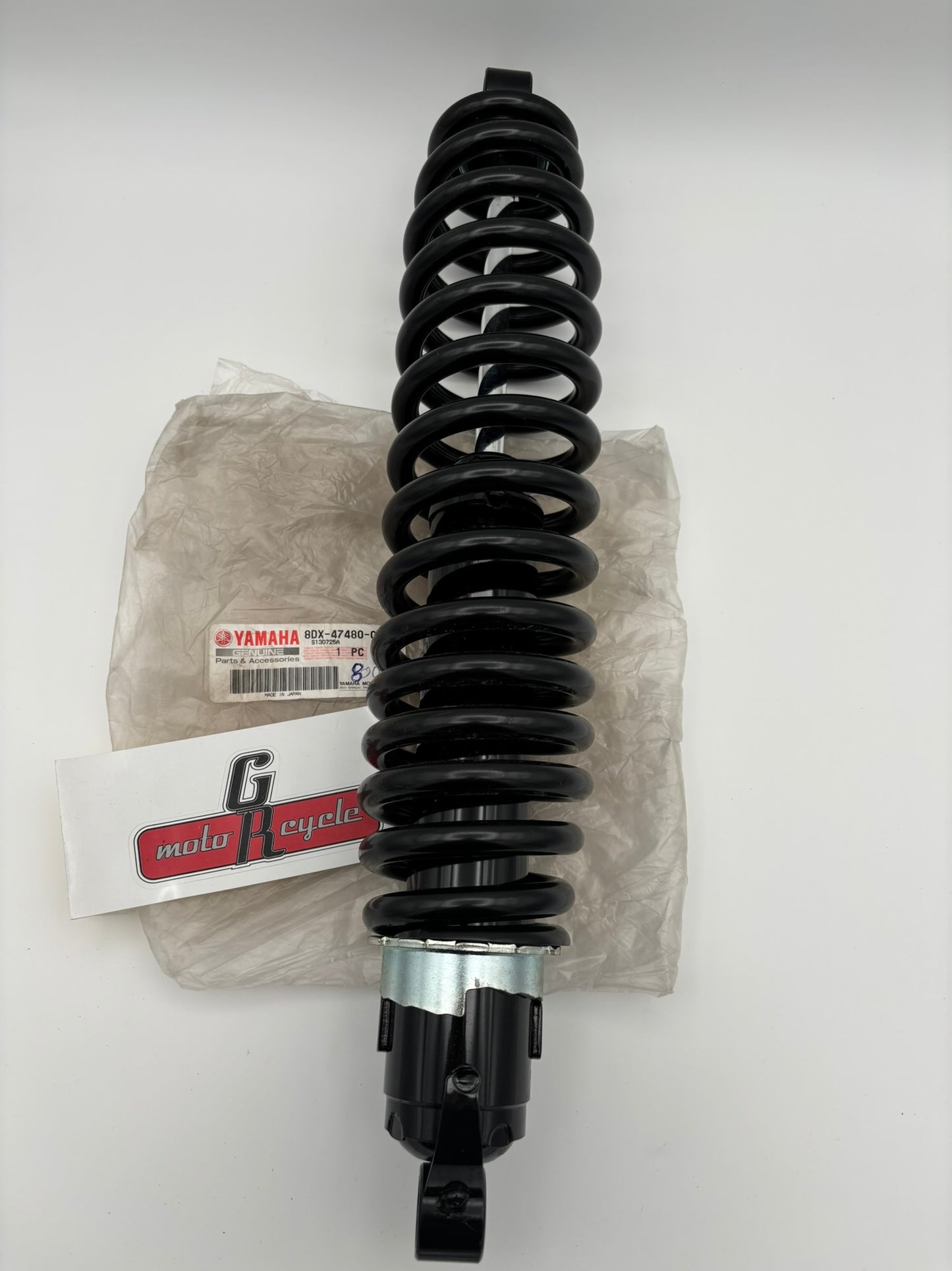 YAMAHA SHOCK ABSORBER 8DX-47480-00-00 Y238