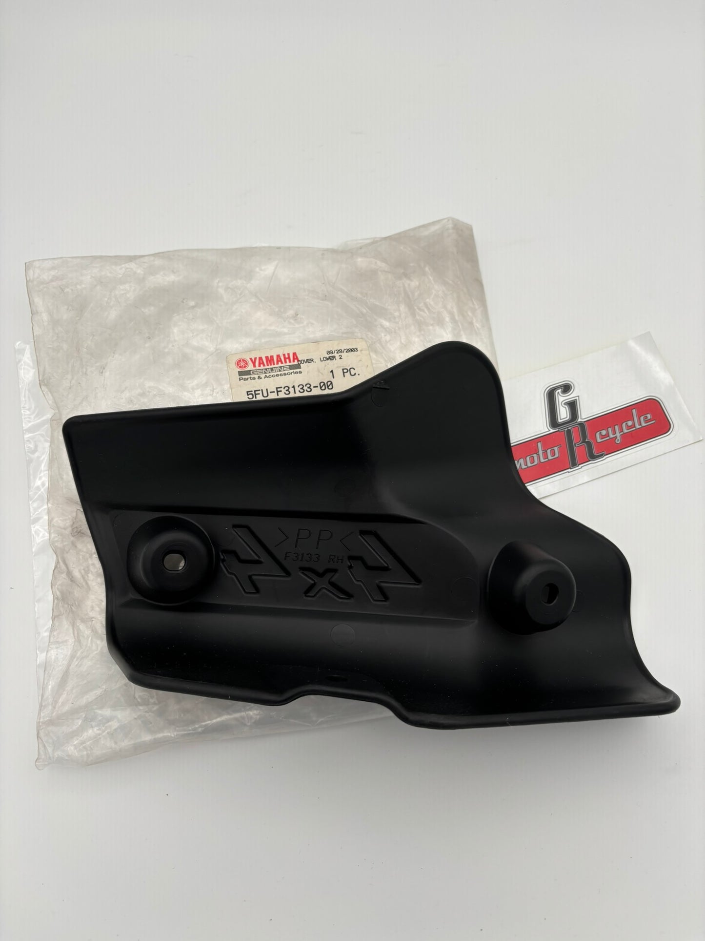 YAMAHA LOWER COVER 2 SUB 5FU-F3133-01-00 5FU-F3133-00-00 Y240