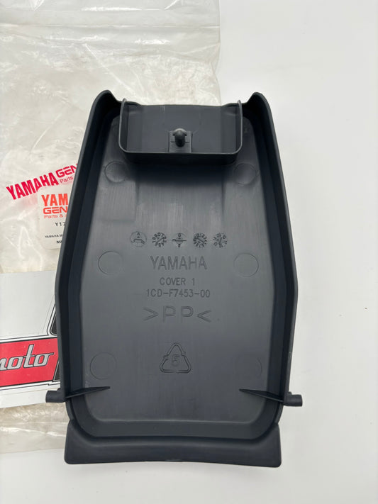 YAMAHA COVER 1 1CD-F7453-00-00 Y242