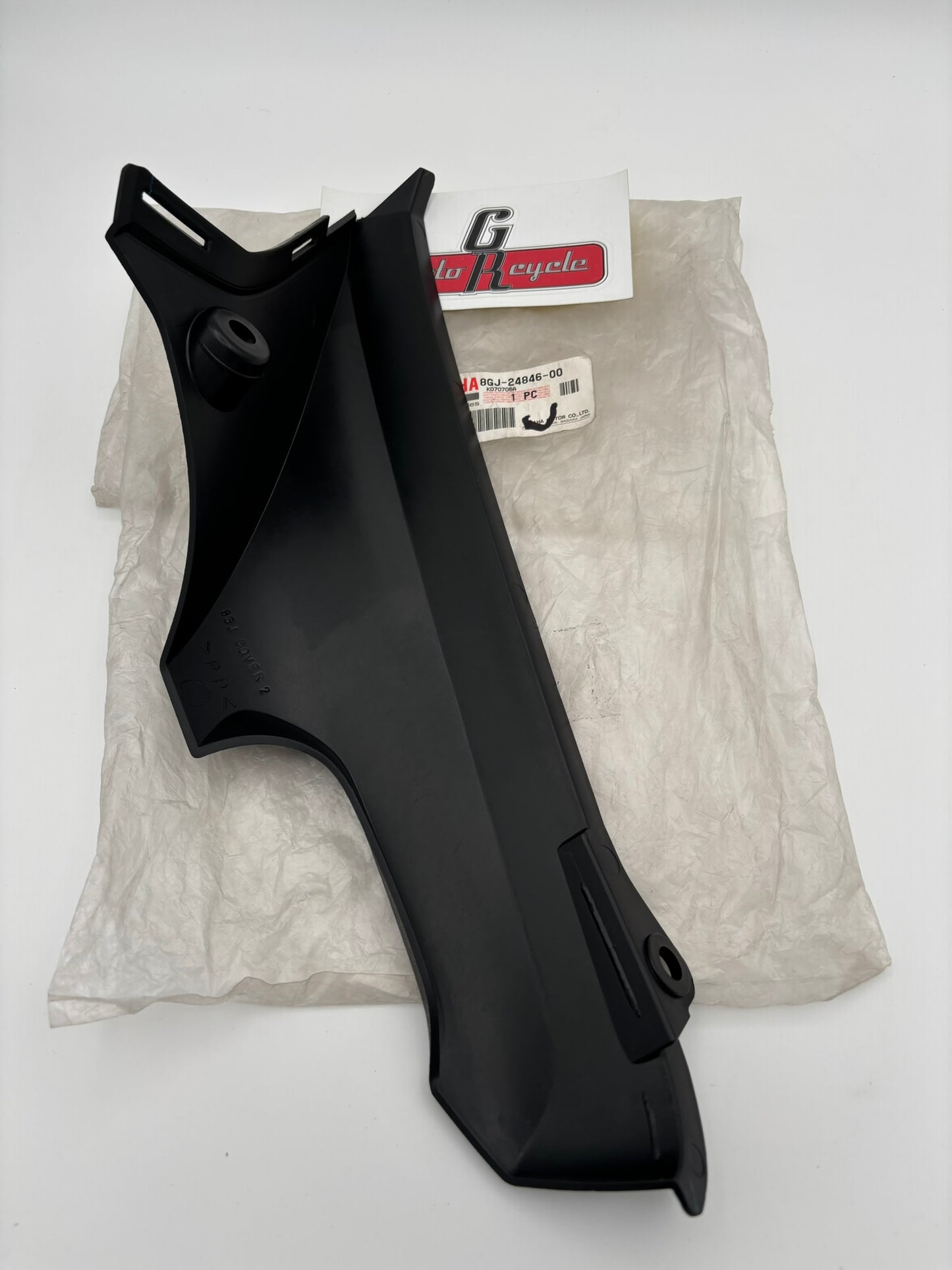 YAMAHA COVER 2 8GJ-24846-00-00 Y242