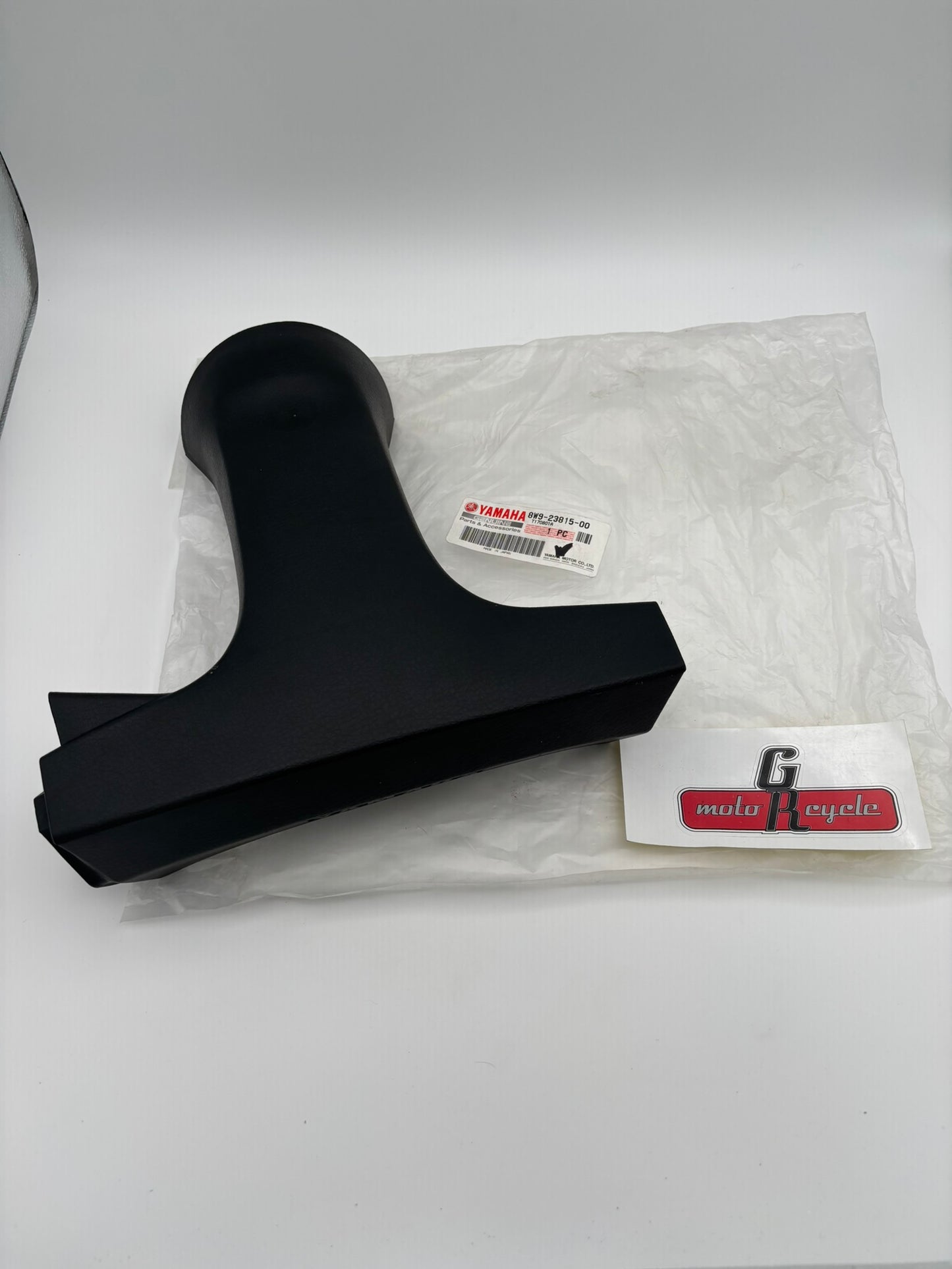 YAMAHA STEERING PAD 8W9-23815-00-00 Y243