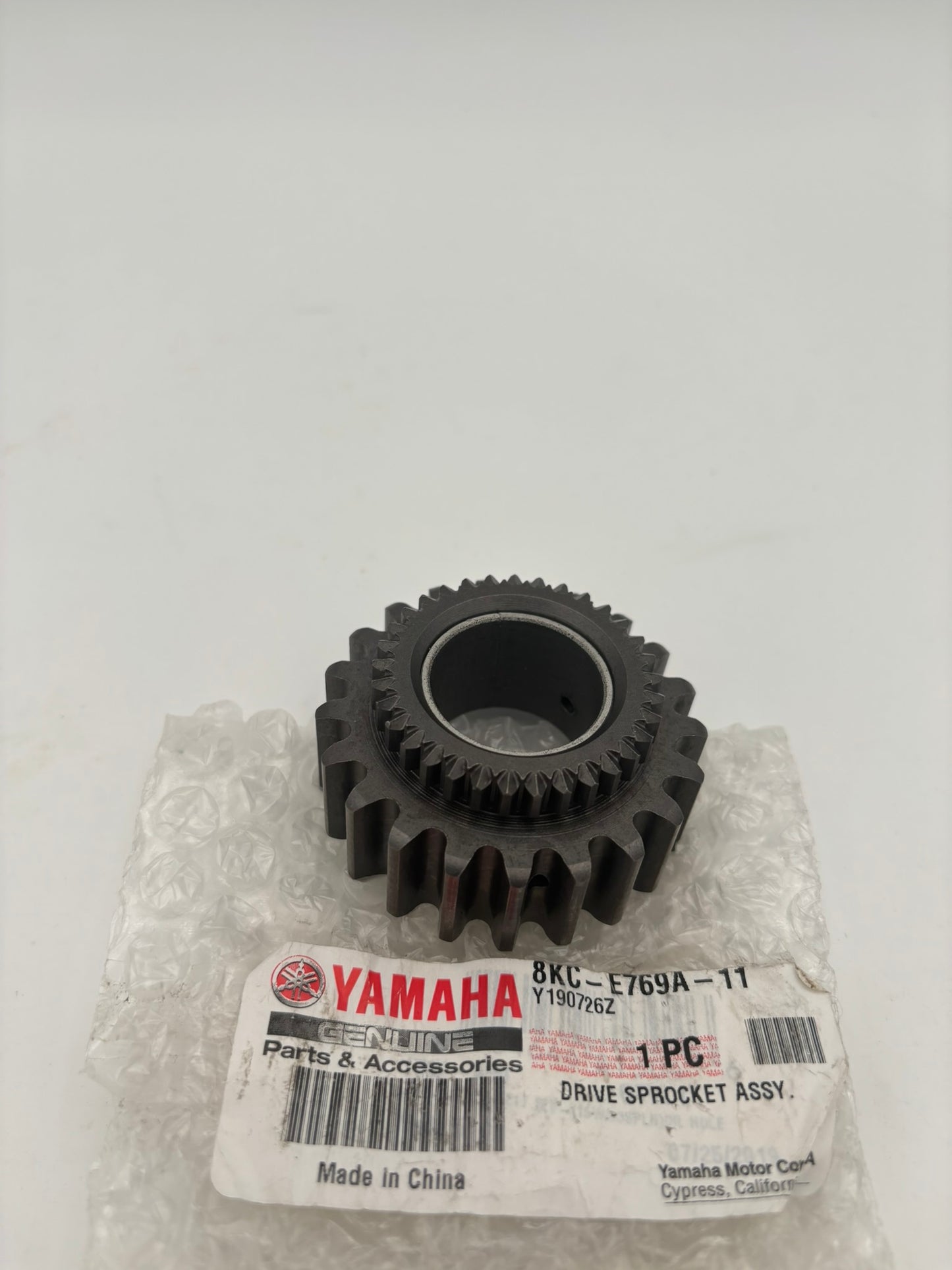 YAMAHA DRIVE SPROCKET ASSY 8KC-E769A-11-00 Y246