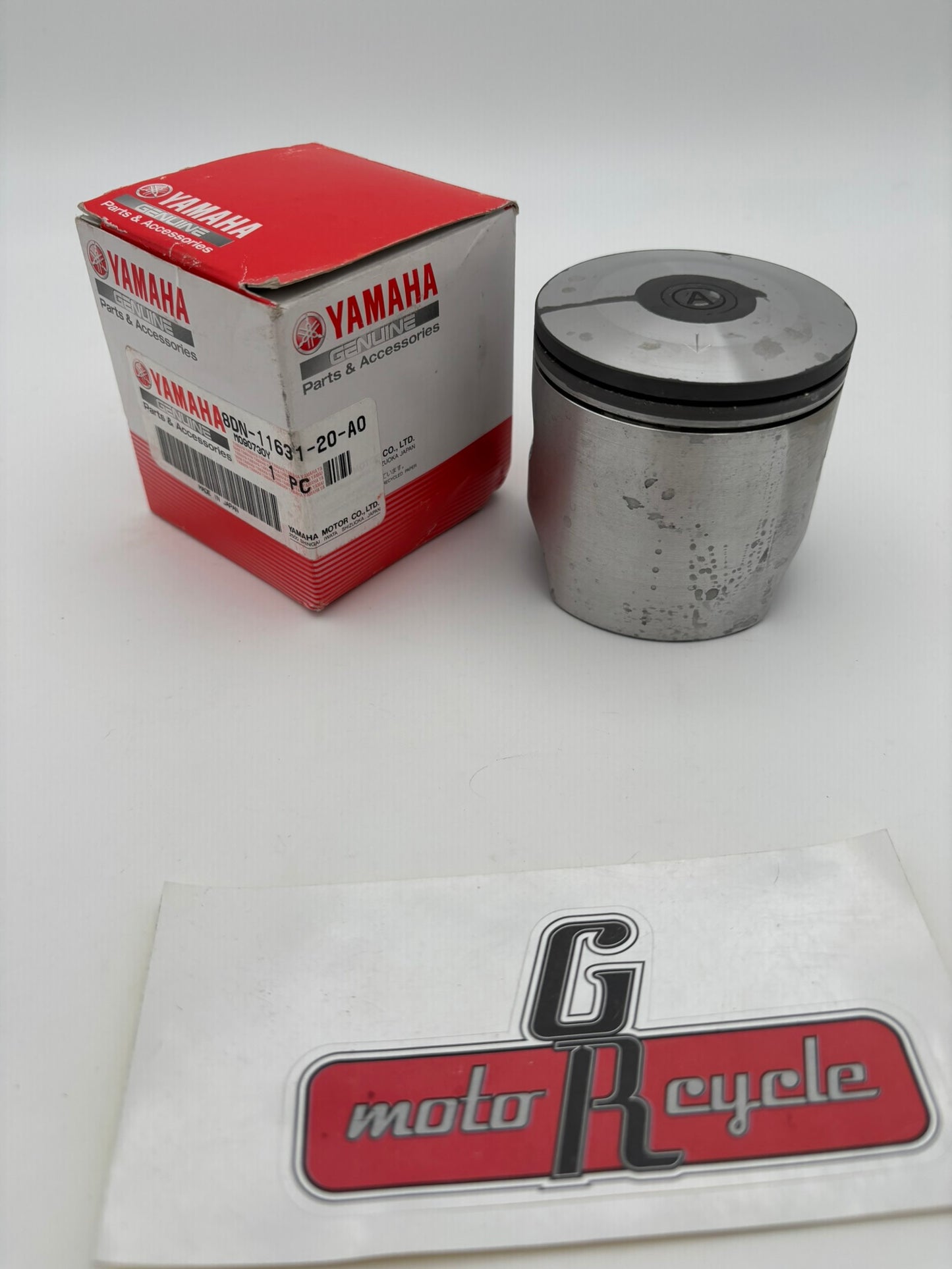 YAMAHA PISTON STD 8DN-11631-20-A0 Y246