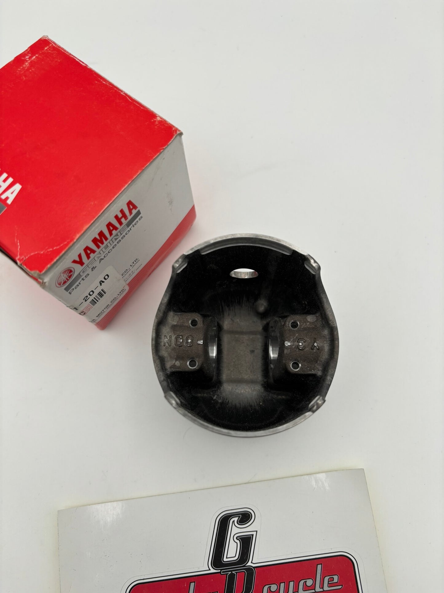 YAMAHA PISTON STD 8DN-11631-20-A0 Y246