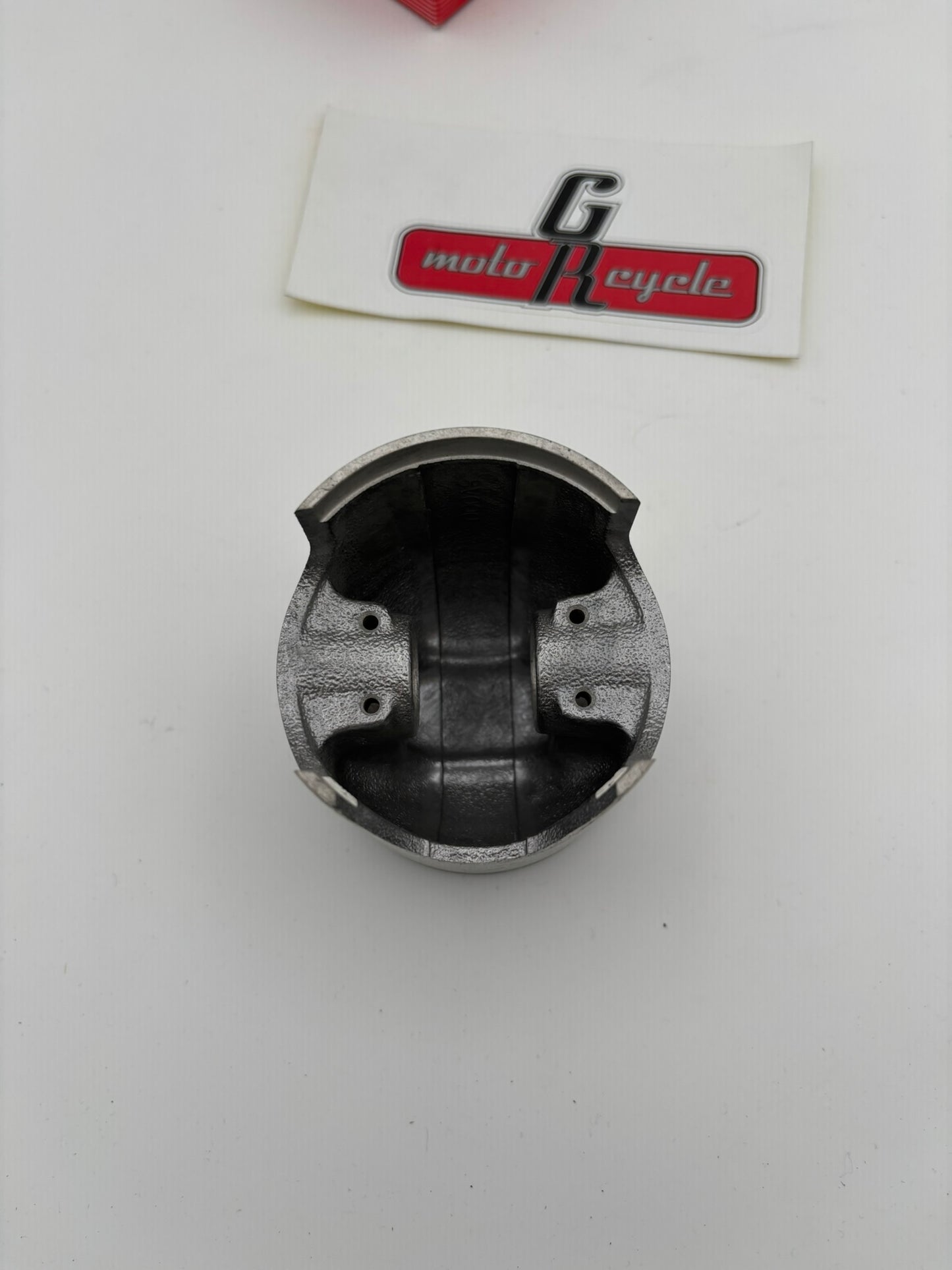 YAMAHA PISTON STD 8DJ-11631-00-A0 Y246