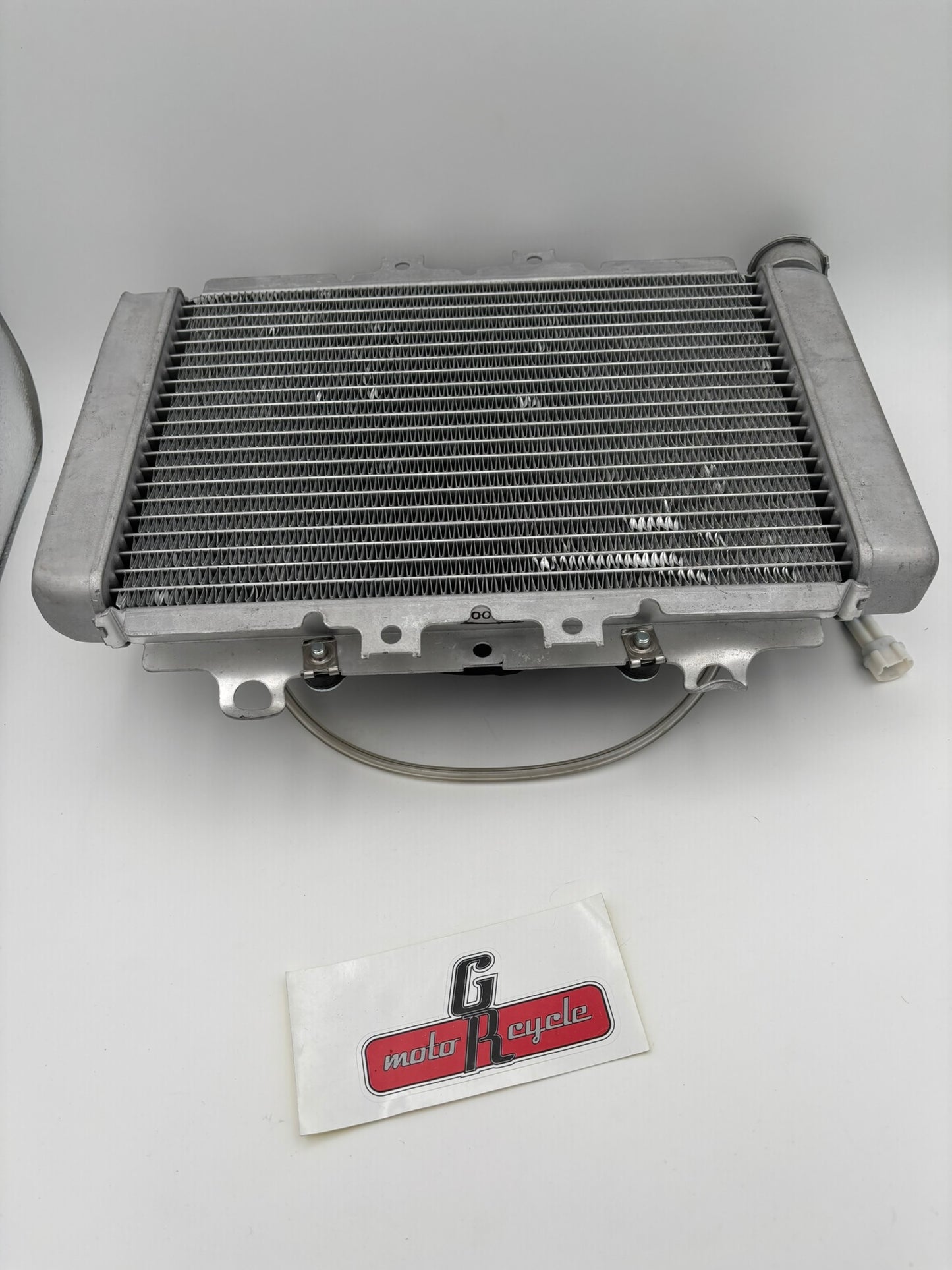 YAMAHA RADIATOR (BENT BRACKETS) SUB 5ND-E240A-02-00 5ND-E240A-01-00-D Y249