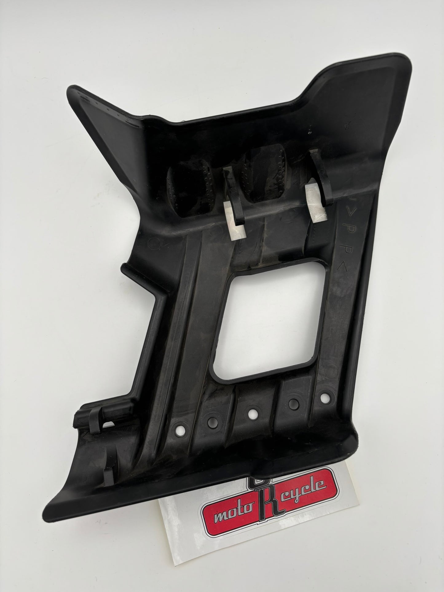 YAMAHA THRUST COVER 5KM-22128-00-00 Y250