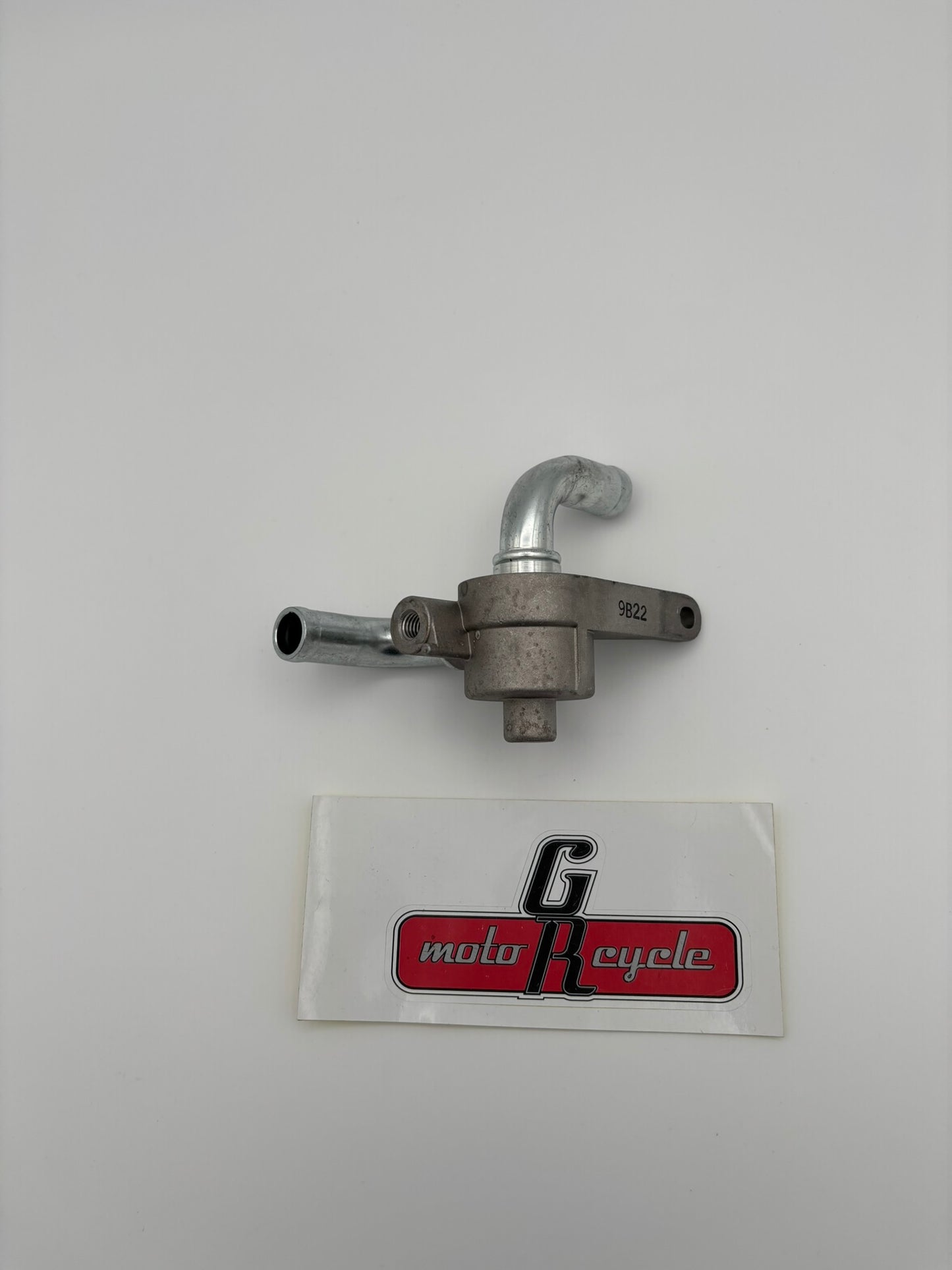 YAMAHA VALVE ASSY. 8KJ-13520-10-00 Y252