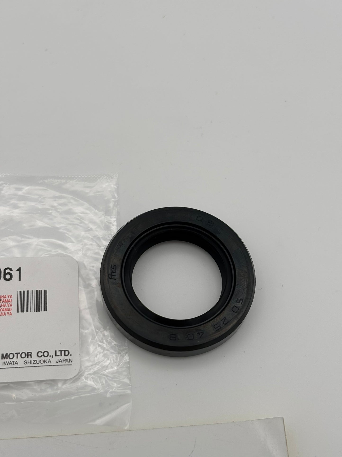 YAMAHA OIL SEAL 25X40X8-248 93102-25061-00 Y253