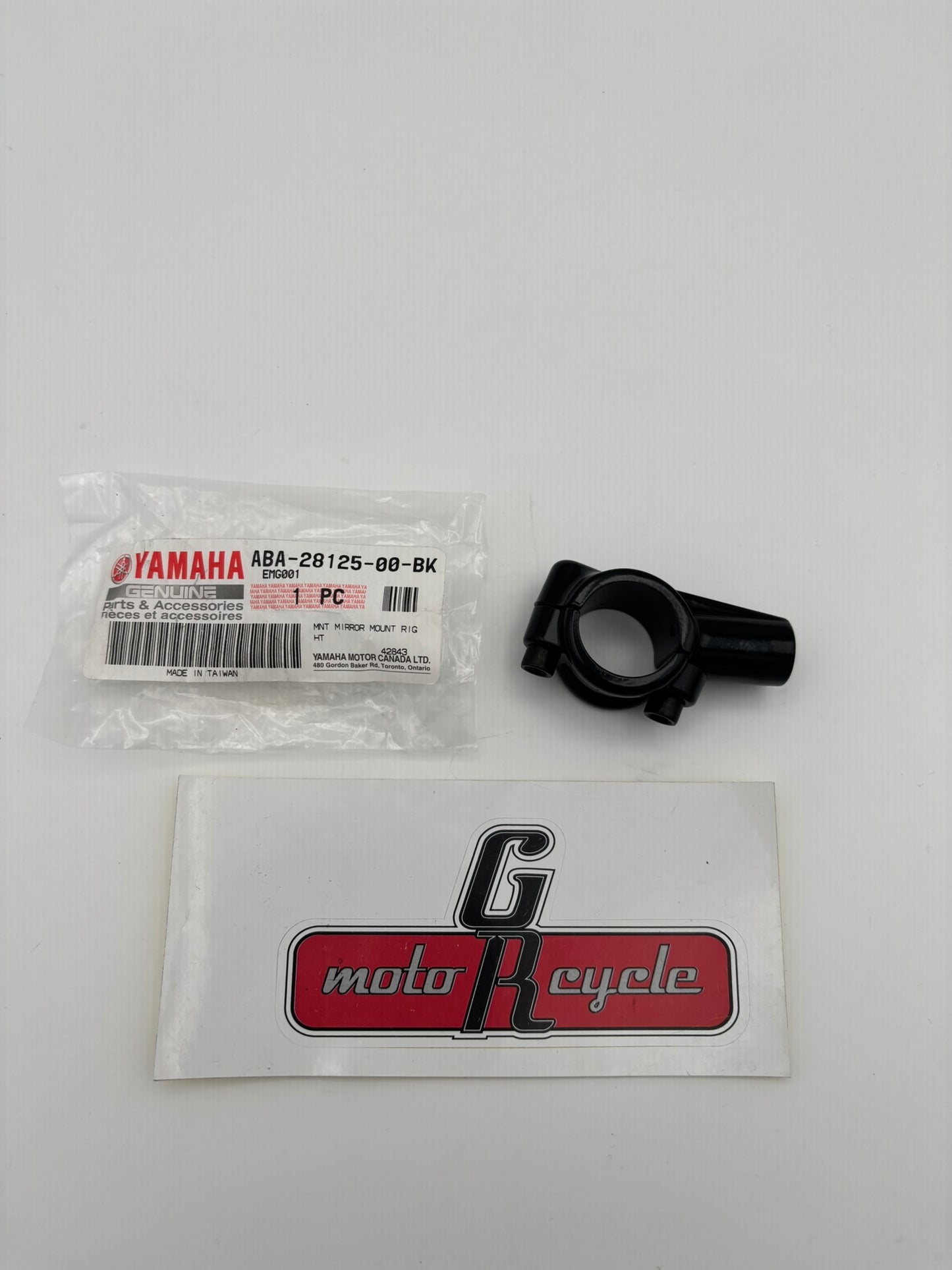 YAMAHA MIRROR MOUNT RIGHT ABA-28125-00-BK Y260