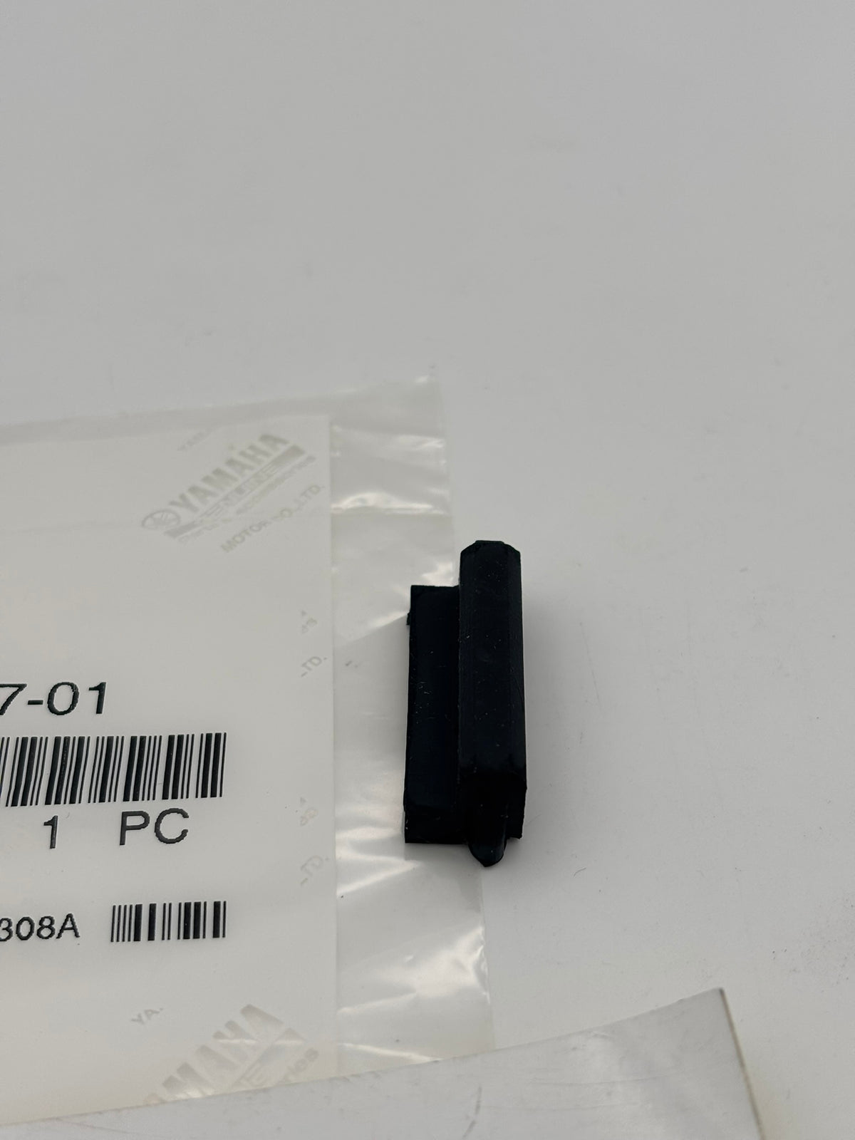YAMAHA SIDE COVER DAMPER 360-21717-01-00 Y155