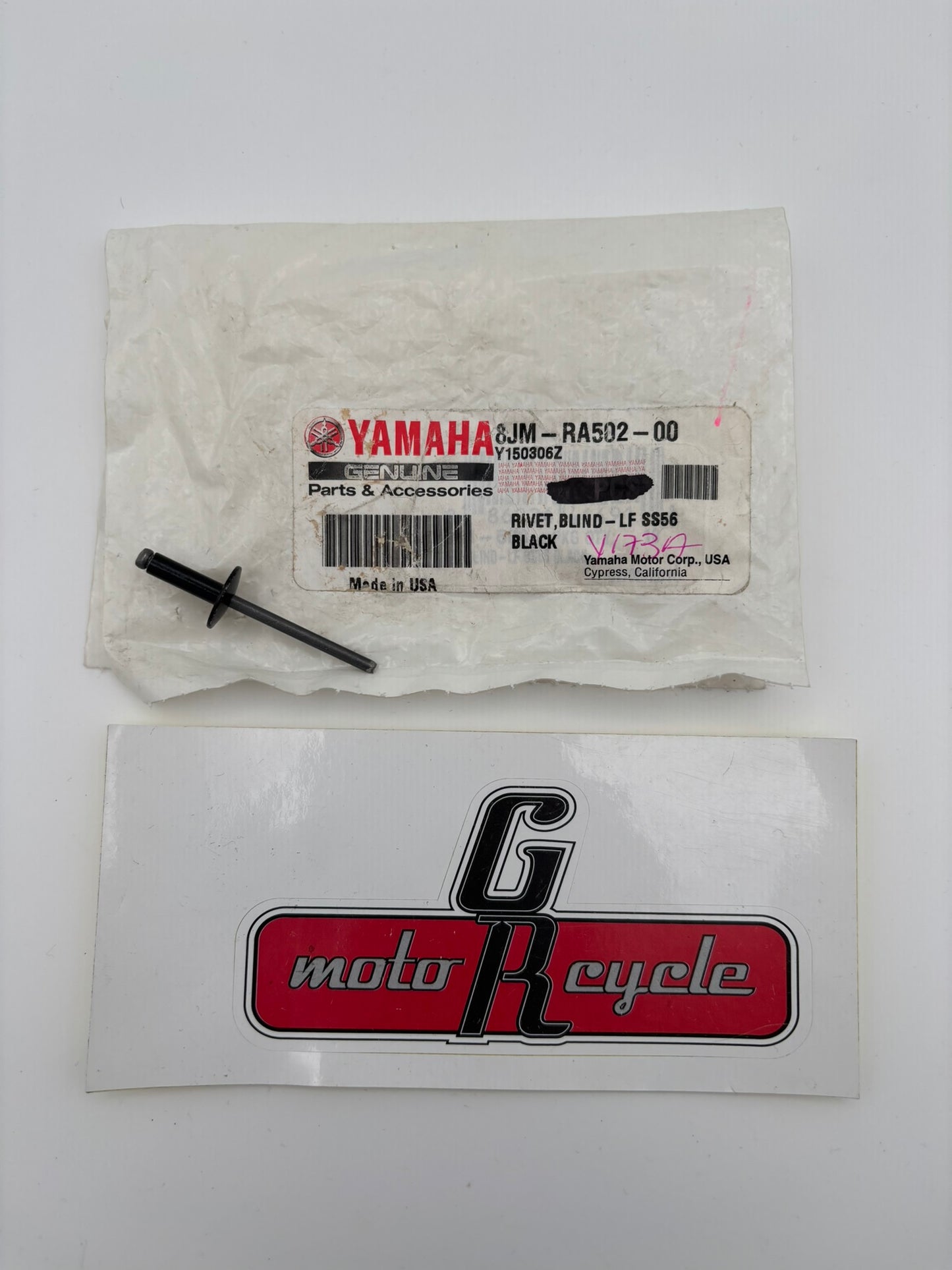 YAMAHA BLIND RIVET 3 8JM-RA502-00-00 Y263