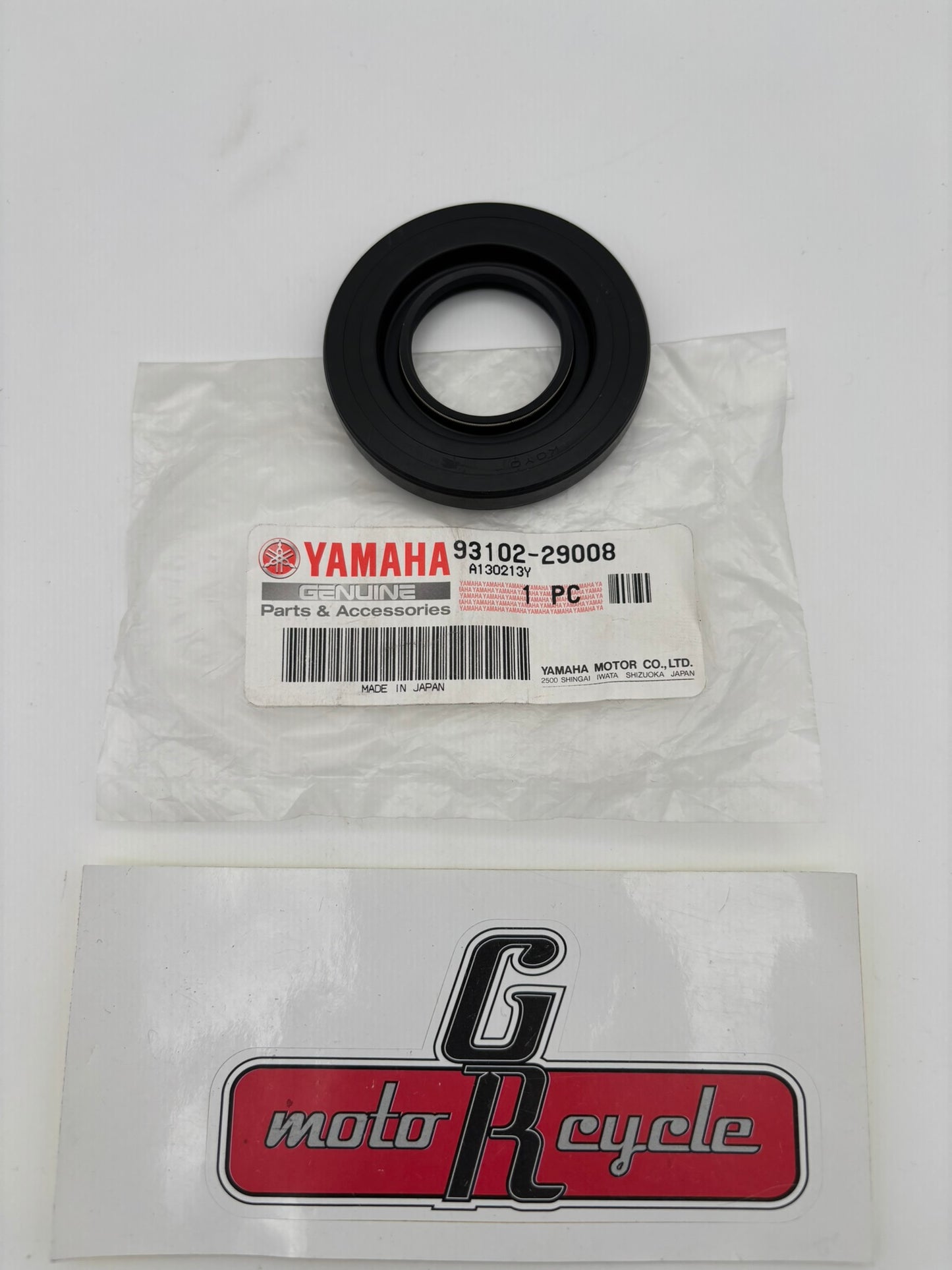 YAMAHA OIL SEAL 93102-29008-00 Y270