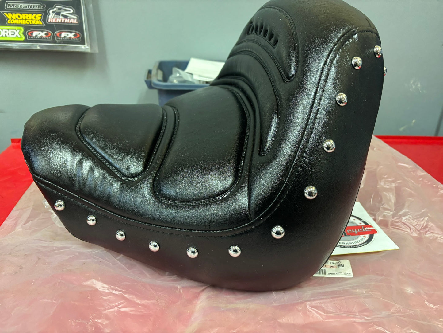 YAMAHA ROYAL STAR VENTURE XVZ1300TF 2002 - 05 SINGLE SEAT ASSY 4XY-24710-50-00 YBOX