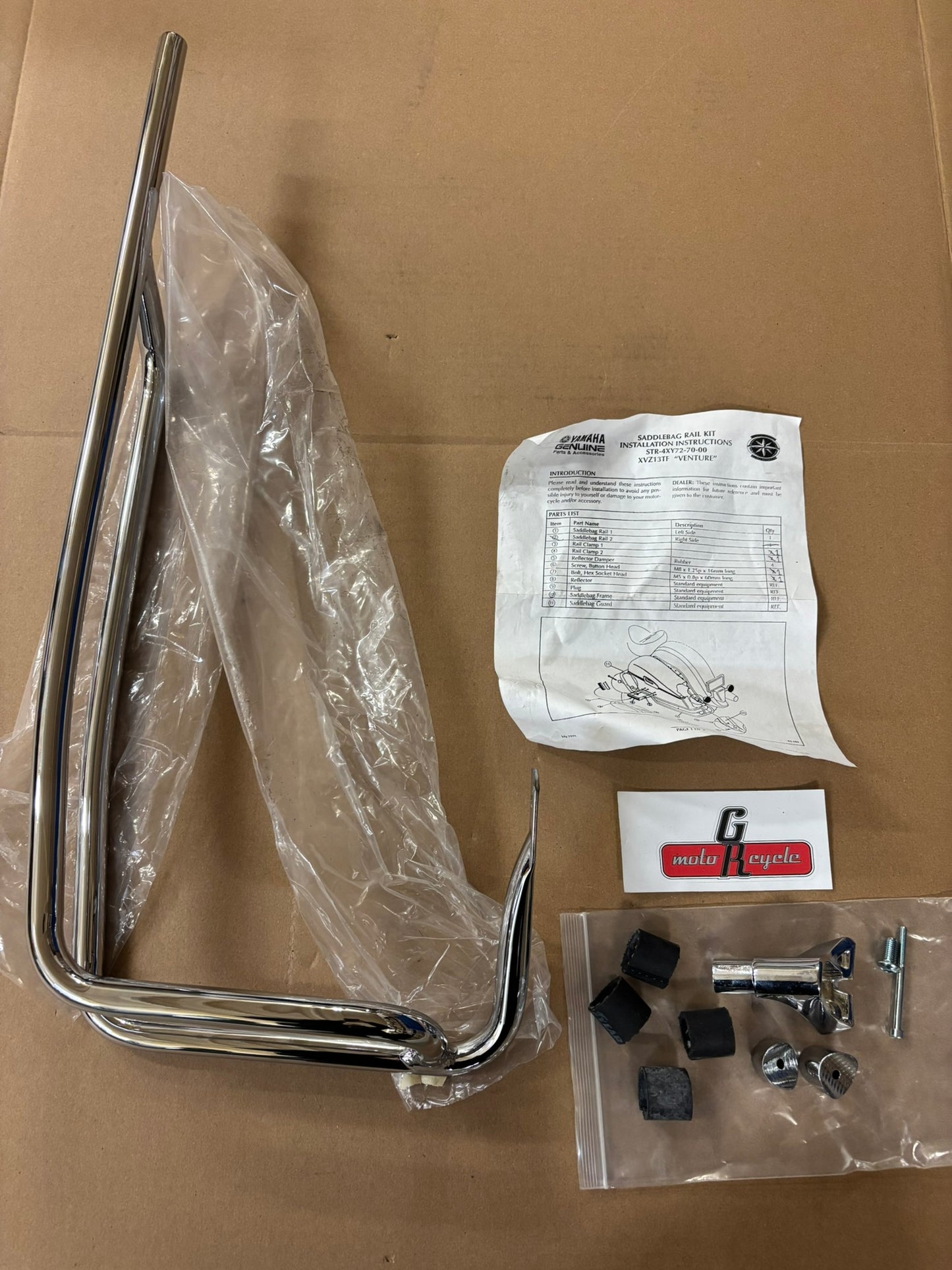 YAMAHA XVZ13 VENTURE LEFT SIDE SADDLEBAG RAIL KIT INCOMPLETE STR-4XY72-70-00-I YBOX