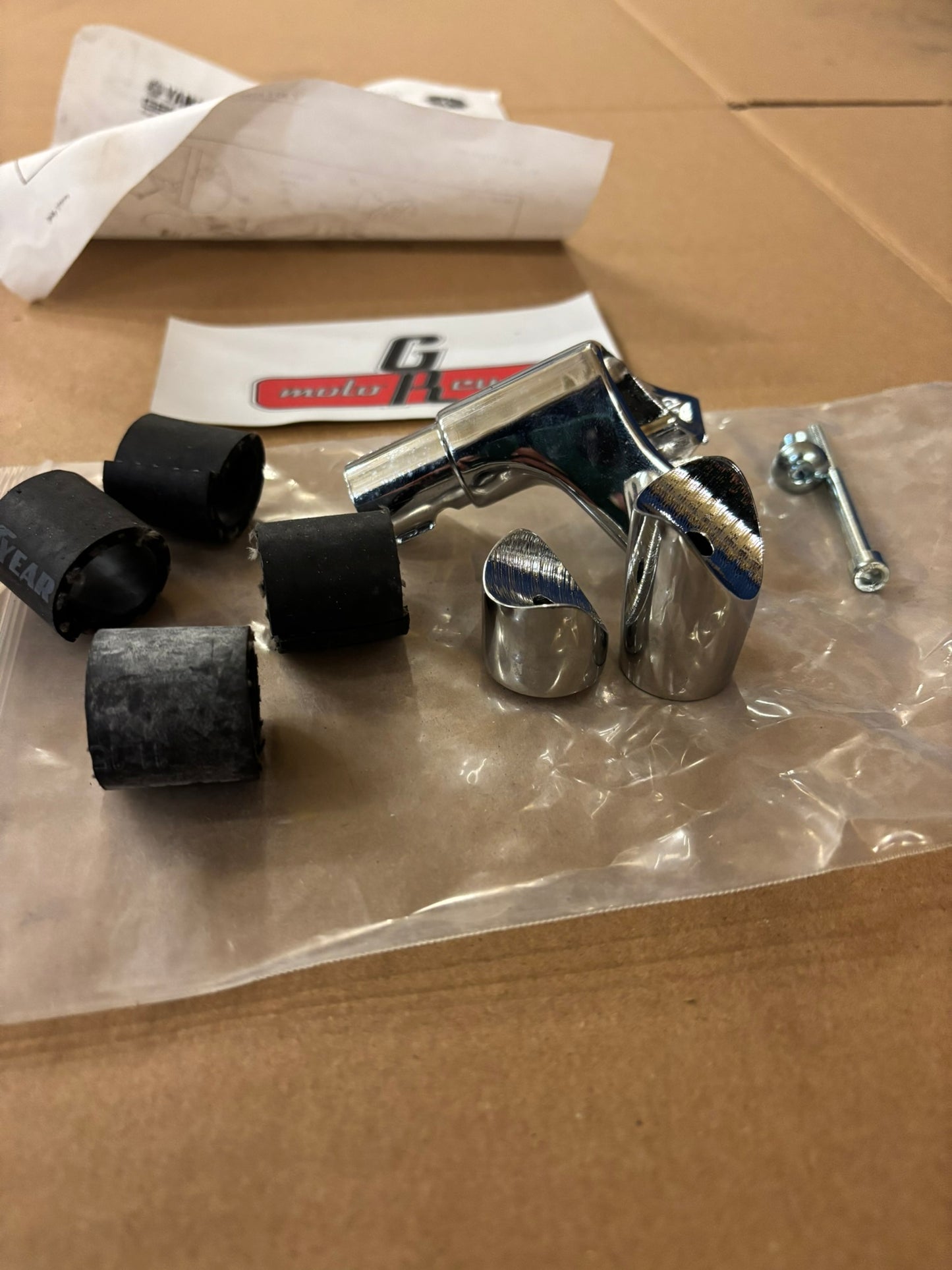 YAMAHA XVZ13 VENTURE LEFT SIDE SADDLEBAG RAIL KIT INCOMPLETE STR-4XY72-70-00-I YBOX