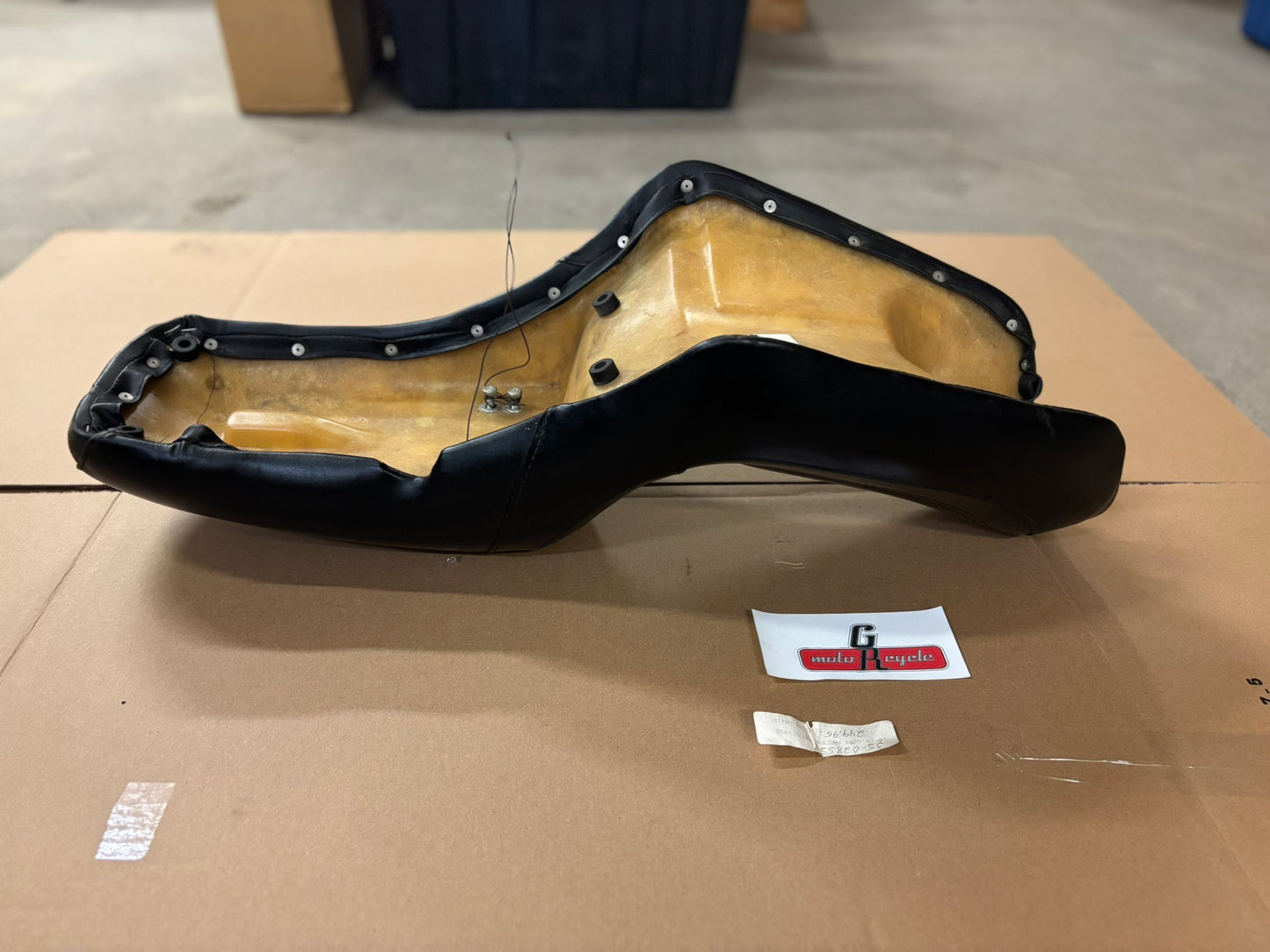 KAWASAKI VN1500 1987-1995 VULCAN SLEEK SEAT 03-0431 35-028559 KBOX