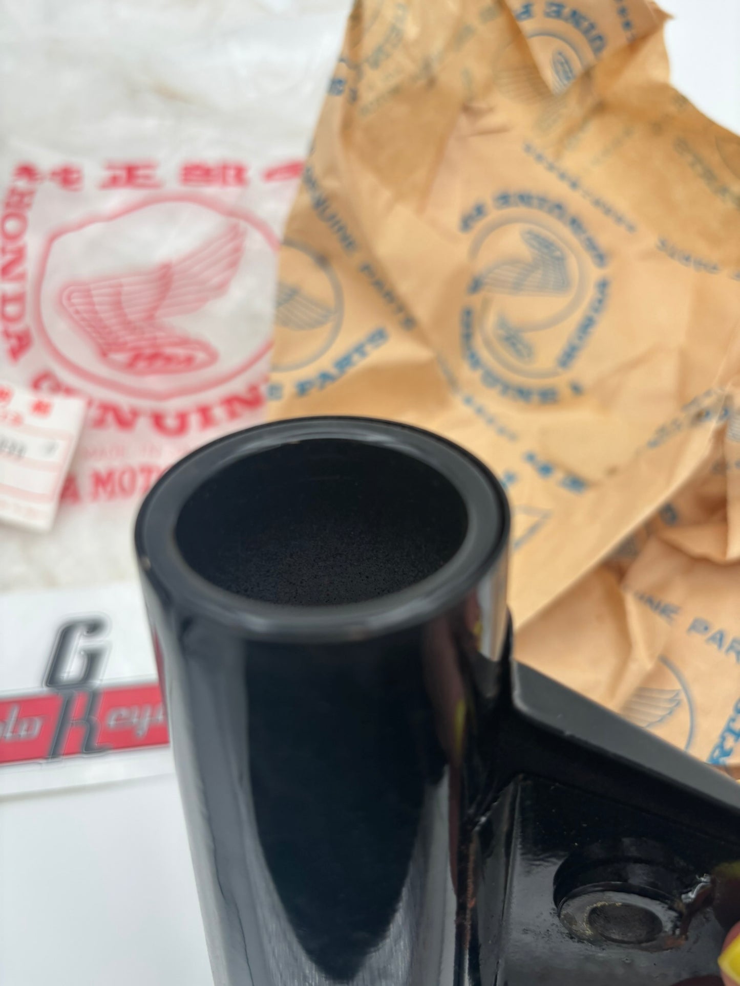 HONDA FRONT FORK COVER 51606-292-030B H189