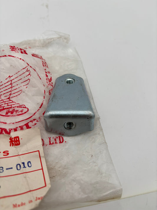 HONDA AIR CLEANER STAY 17317-323-010 H211