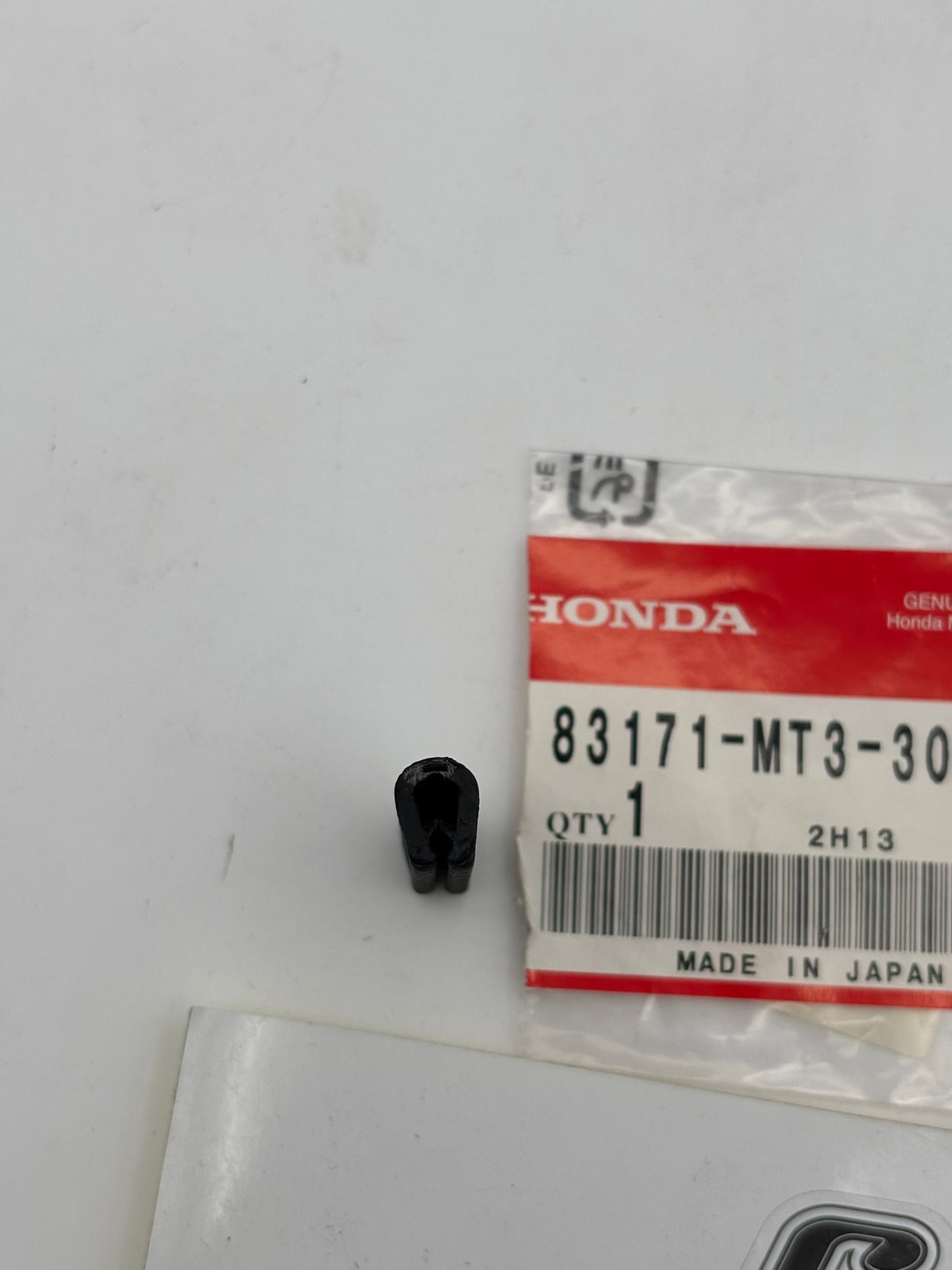 HONDA PROTECTOR RUBBER 83171-MT3-300 H218