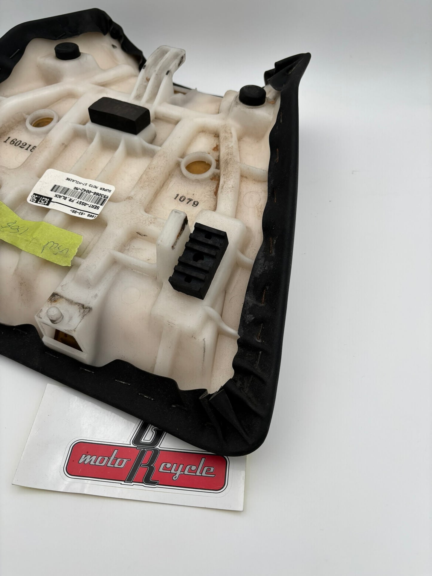 KAWASAKI USED FRONT SEAT BLACK 53066-0042-MA-U K39