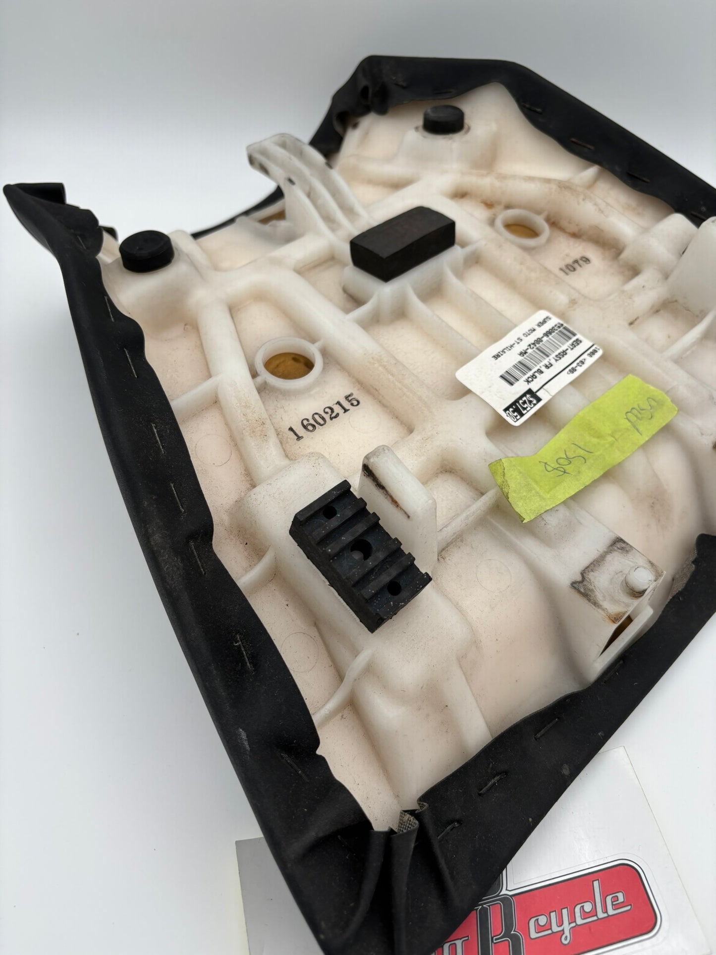 KAWASAKI USED FRONT SEAT BLACK 53066-0042-MA-U K39