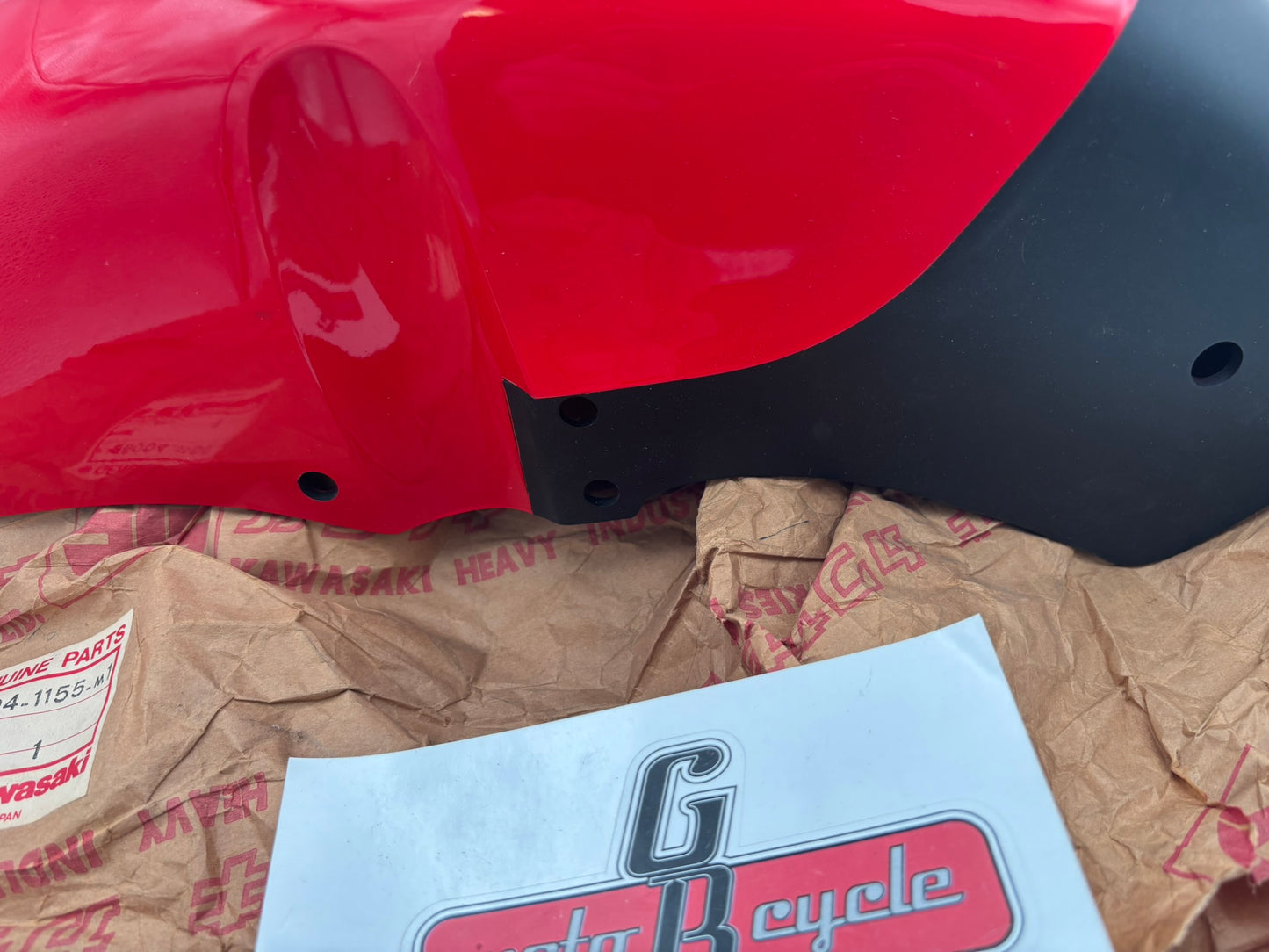 KAWASAKI FRONT FENDER BLACK / RED 35004-1155-M1 K40