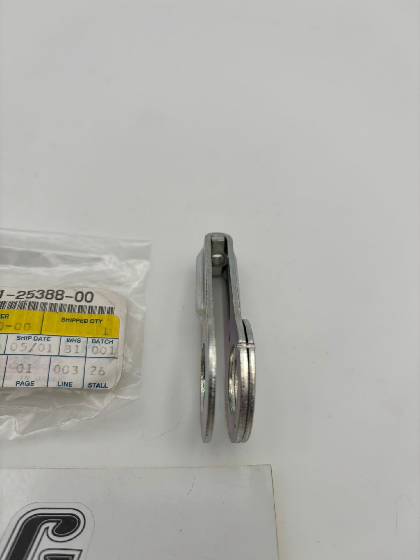 YAMAHA CHAIN PULLER (L.H) 241-25388-00-00 Y275