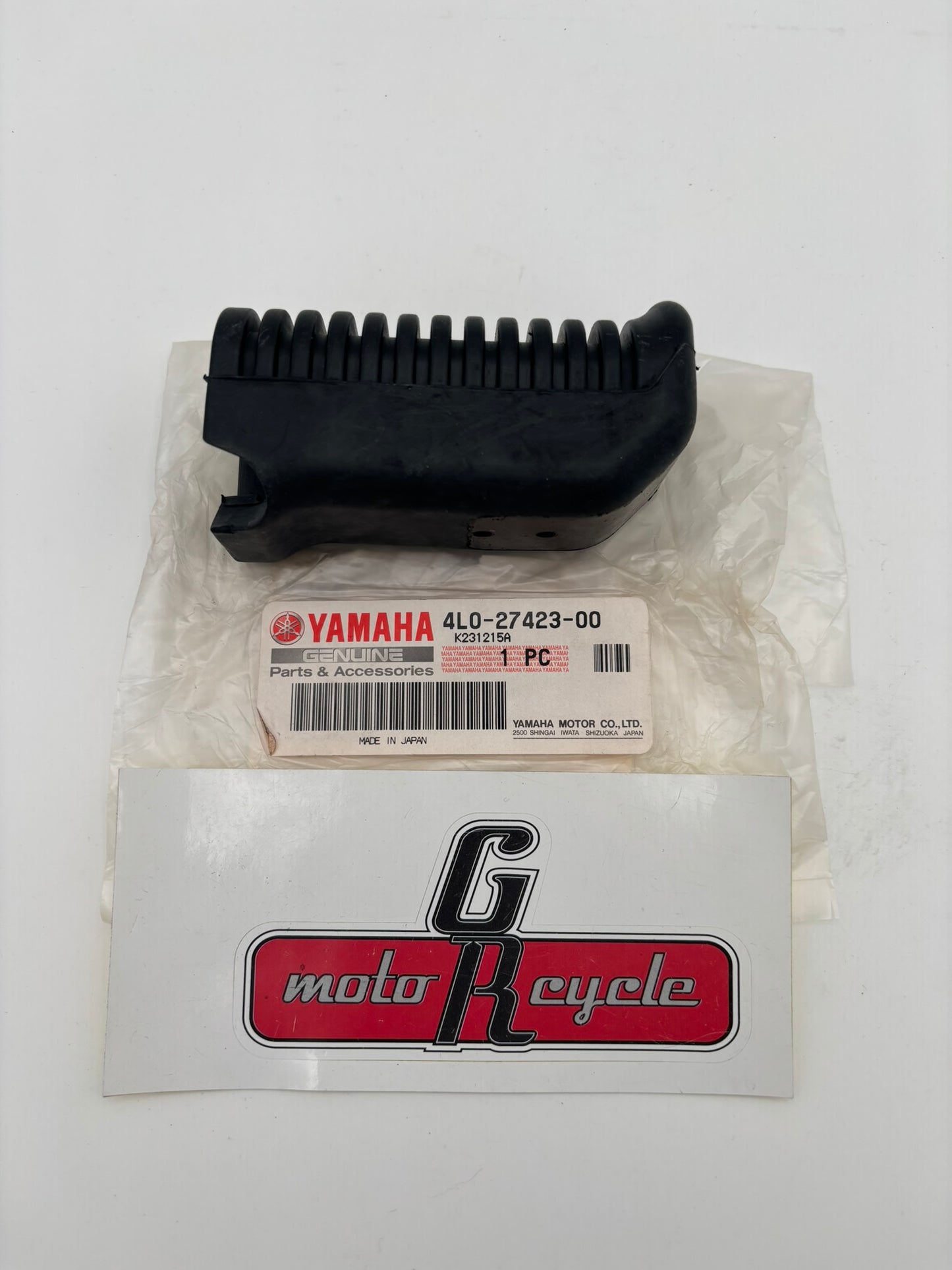 YAMAHA FOOTREST COVER 4L0-27423-00-00 Y276