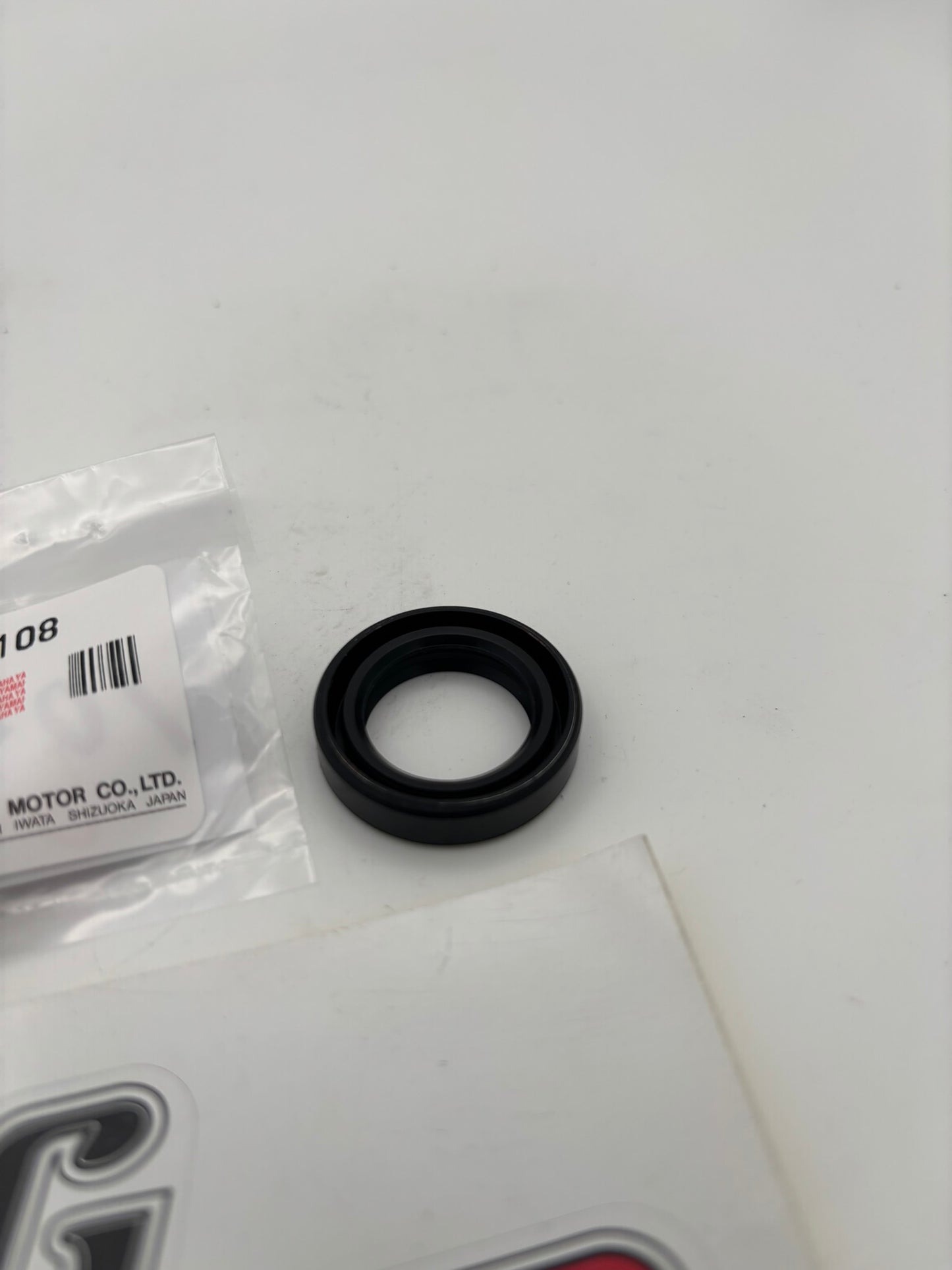 YAMAHA OIL SEAL 20X30X7-37 93102-20108-00 Y276