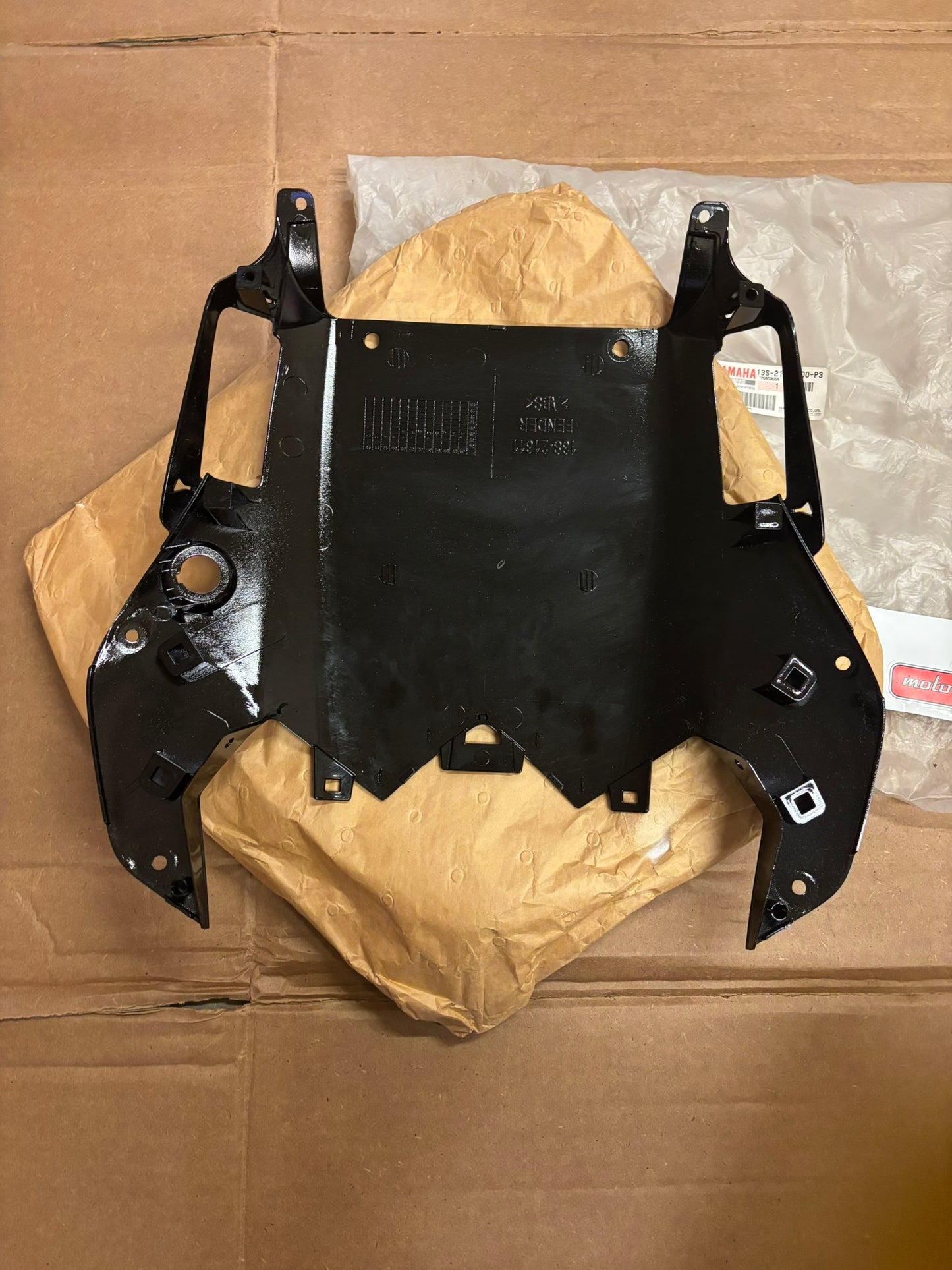 YAMAHA REAR FENDER (DAMAGED) 13S-21611-00-P3-D YBOX