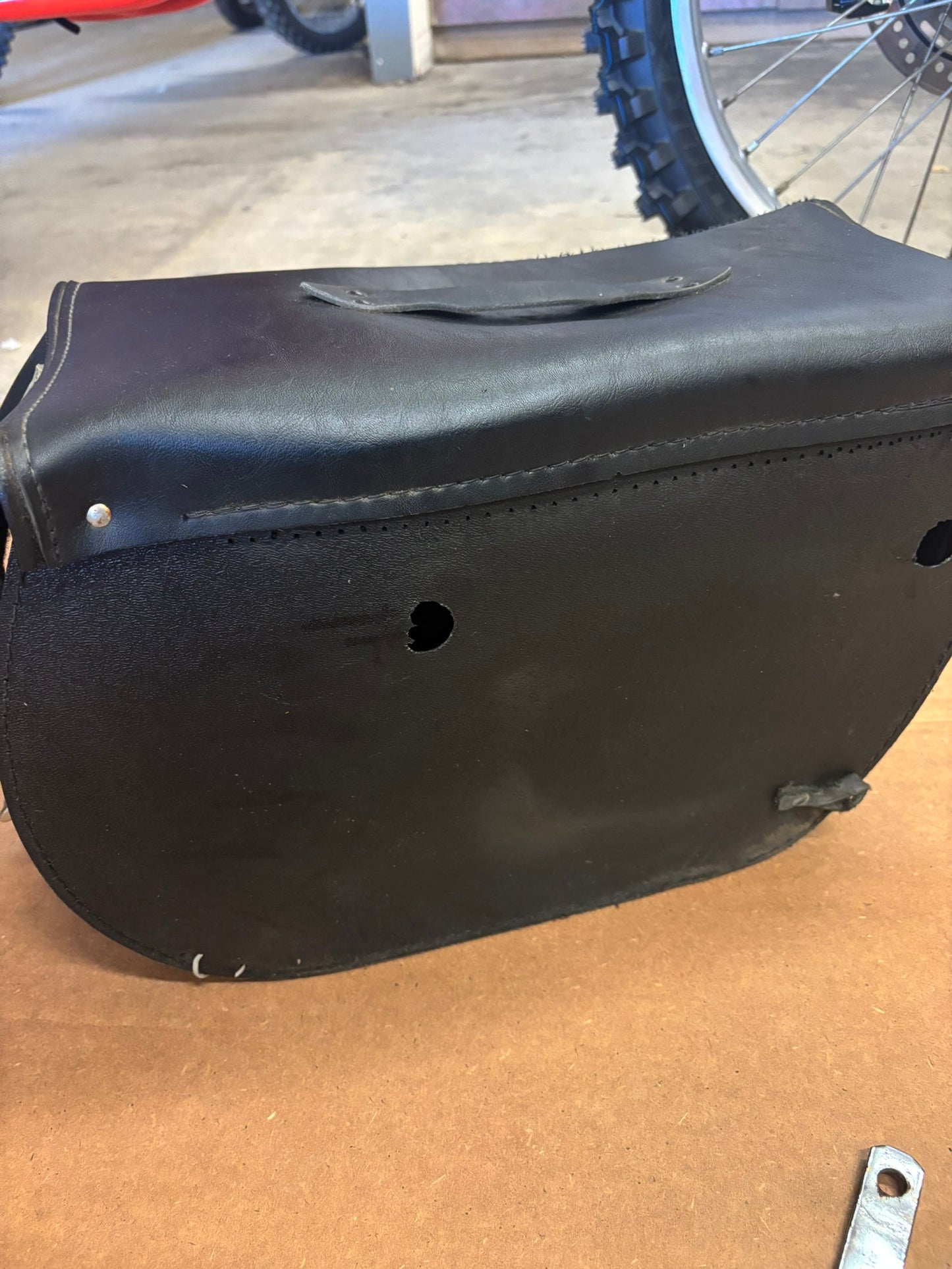 AFTERMARKET USED ROADKROME SADDLEBAG (NO HARDWARE) ROADBAG AFBOX