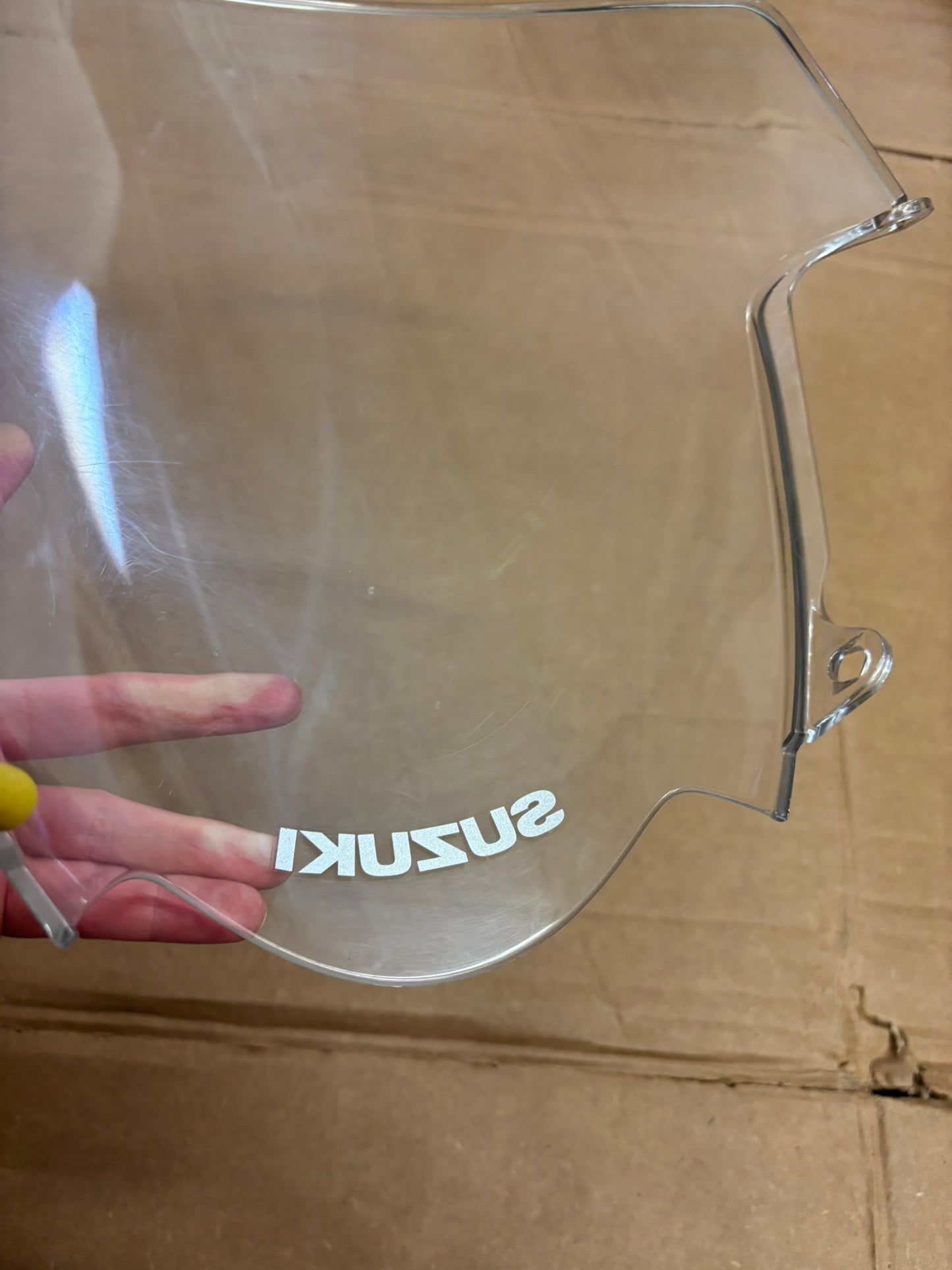 SUZUKI USED WINDSHIELD WINDSCREEN SUB 94610-38G01-YD8 94610-38G00-YD8-U1 SBOX