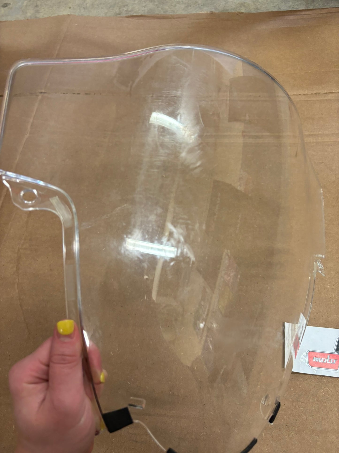 SUZUKI USED WINDSHIELD WINDSCREEN 94611-17H00-U SBOX
