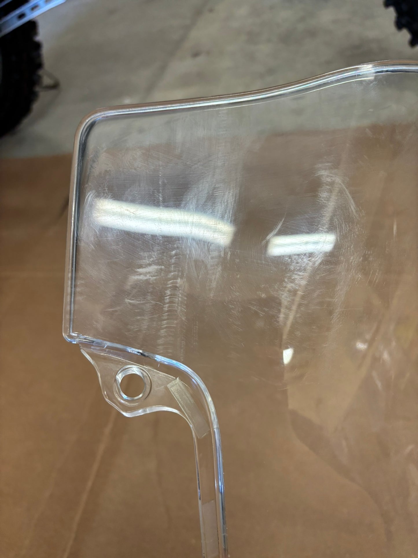 SUZUKI USED WINDSHIELD WINDSCREEN 94611-17H00-U SBOX