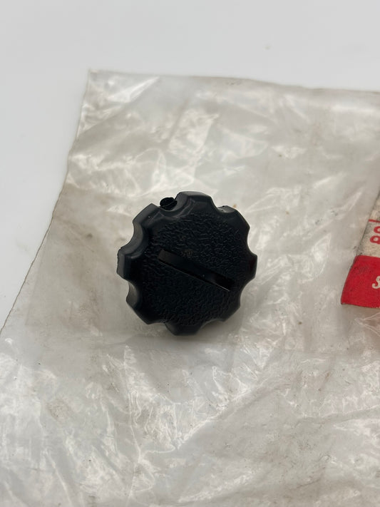 SUZUKI FRAME COVER KNOB 47130-33101 S66