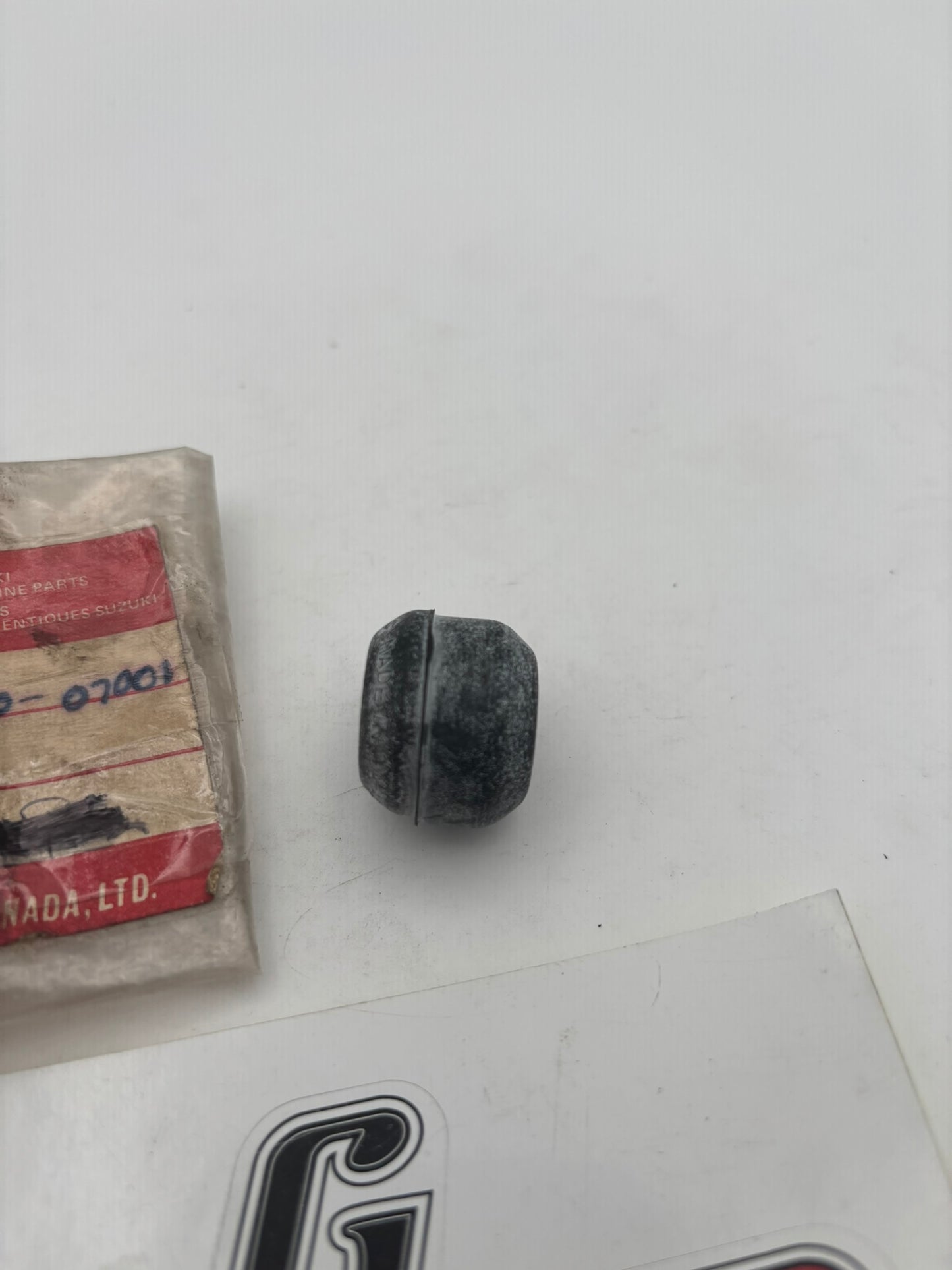 SUZUKI SIDE STAND BUFFER 09320-07001 S69