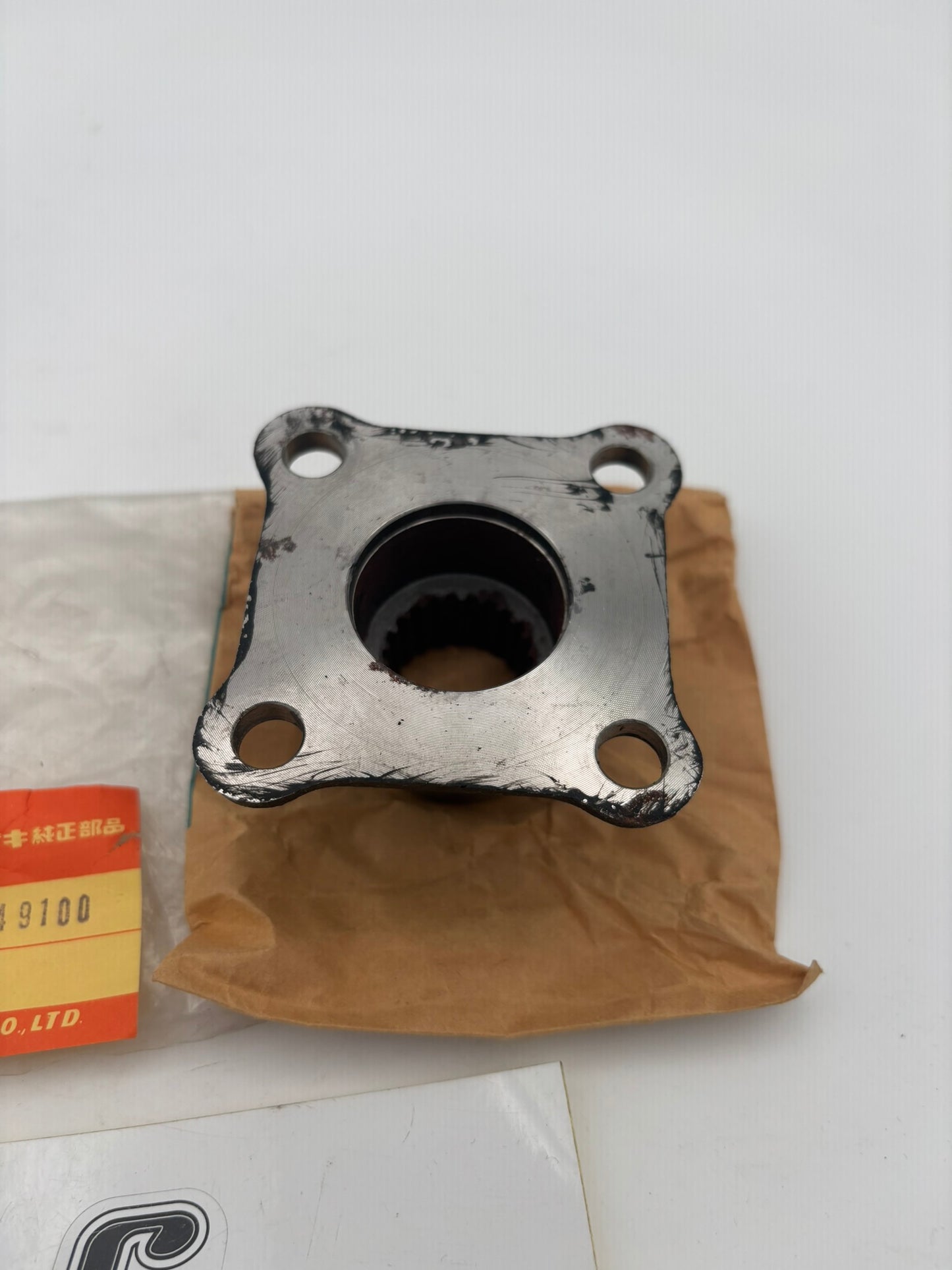 SUZUKI UNIVERSAL JOINT FLANGE 24951-49100 S73