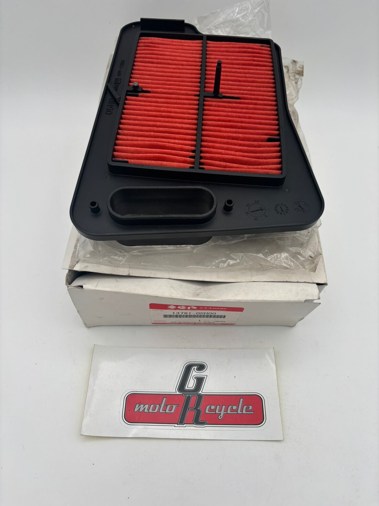 SUZUKI AIR CLEANER FILTER (DAMAGED) 13781-05H00-D S74