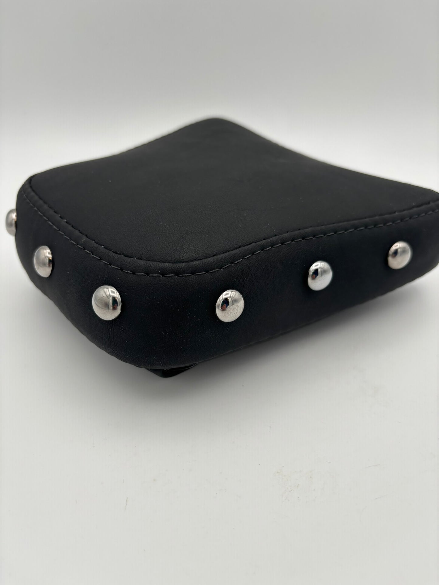 SUZUKI BELL SHAPE STUDDED BACKREST PAD UNIVERSAL FIT SUB 990A0-71004 99950-70231-SPD S75