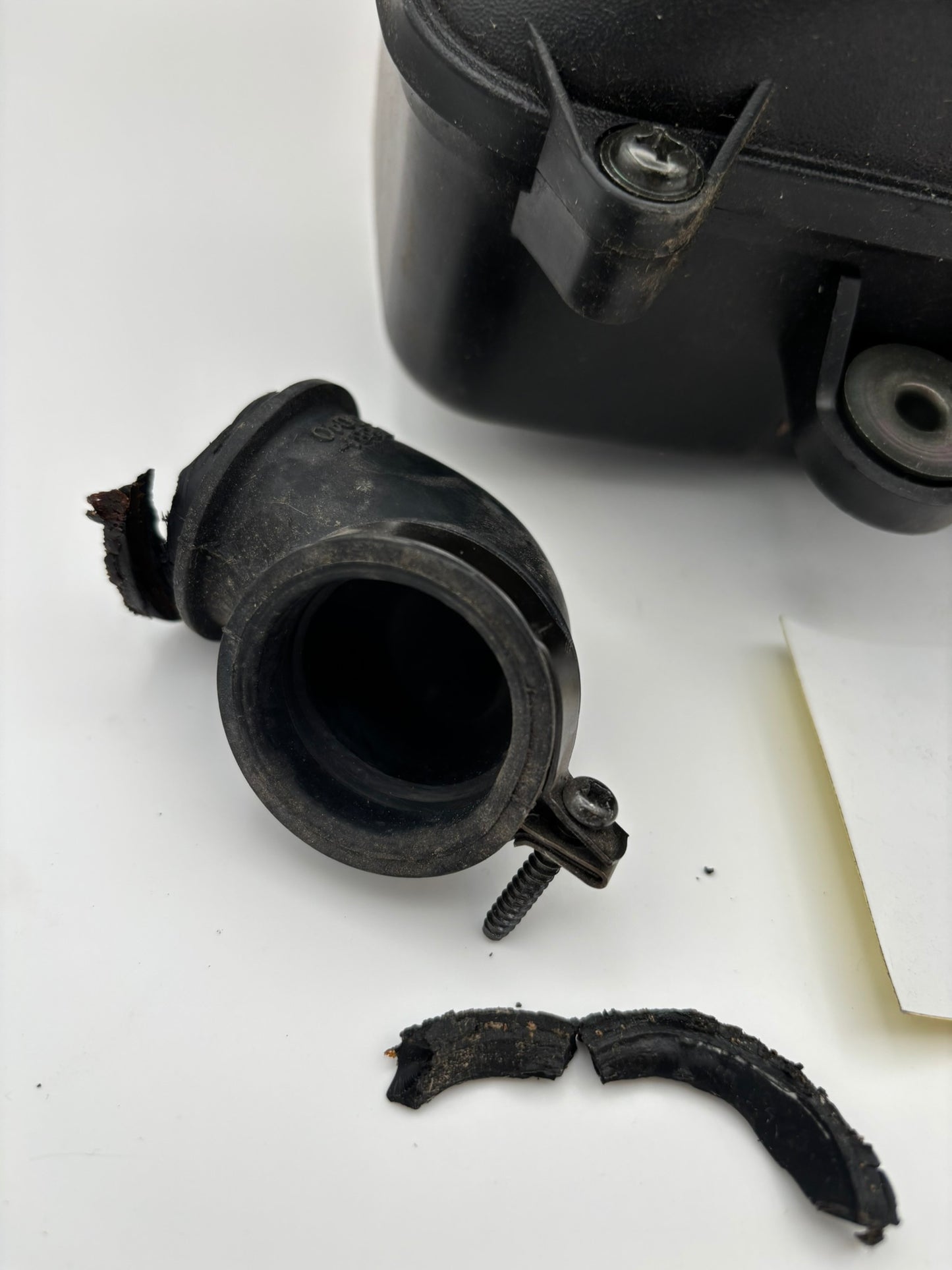 SUZUKI AE50 AIR CLEANER FILTER BOX (DAMAGED) 13700-29C42-D S75