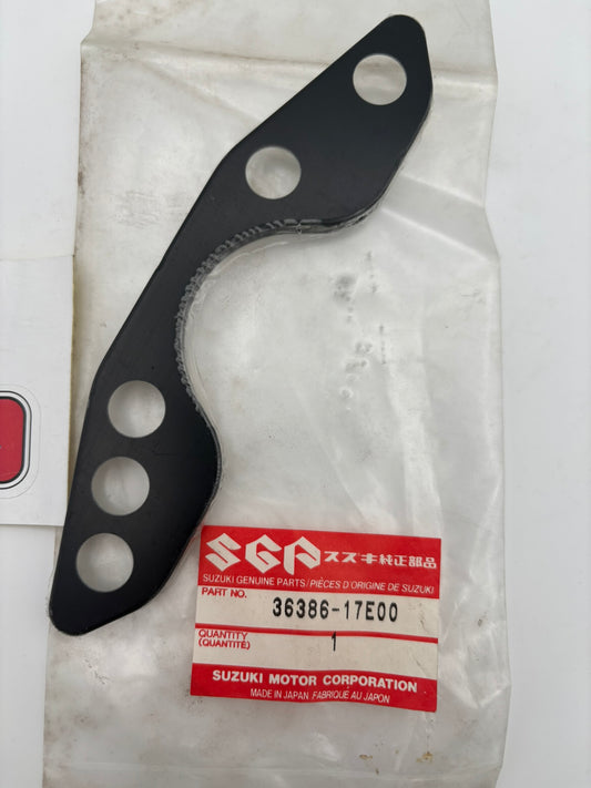 SUZUKI SPEEDOMETER PANEL 36386-17E00 S77