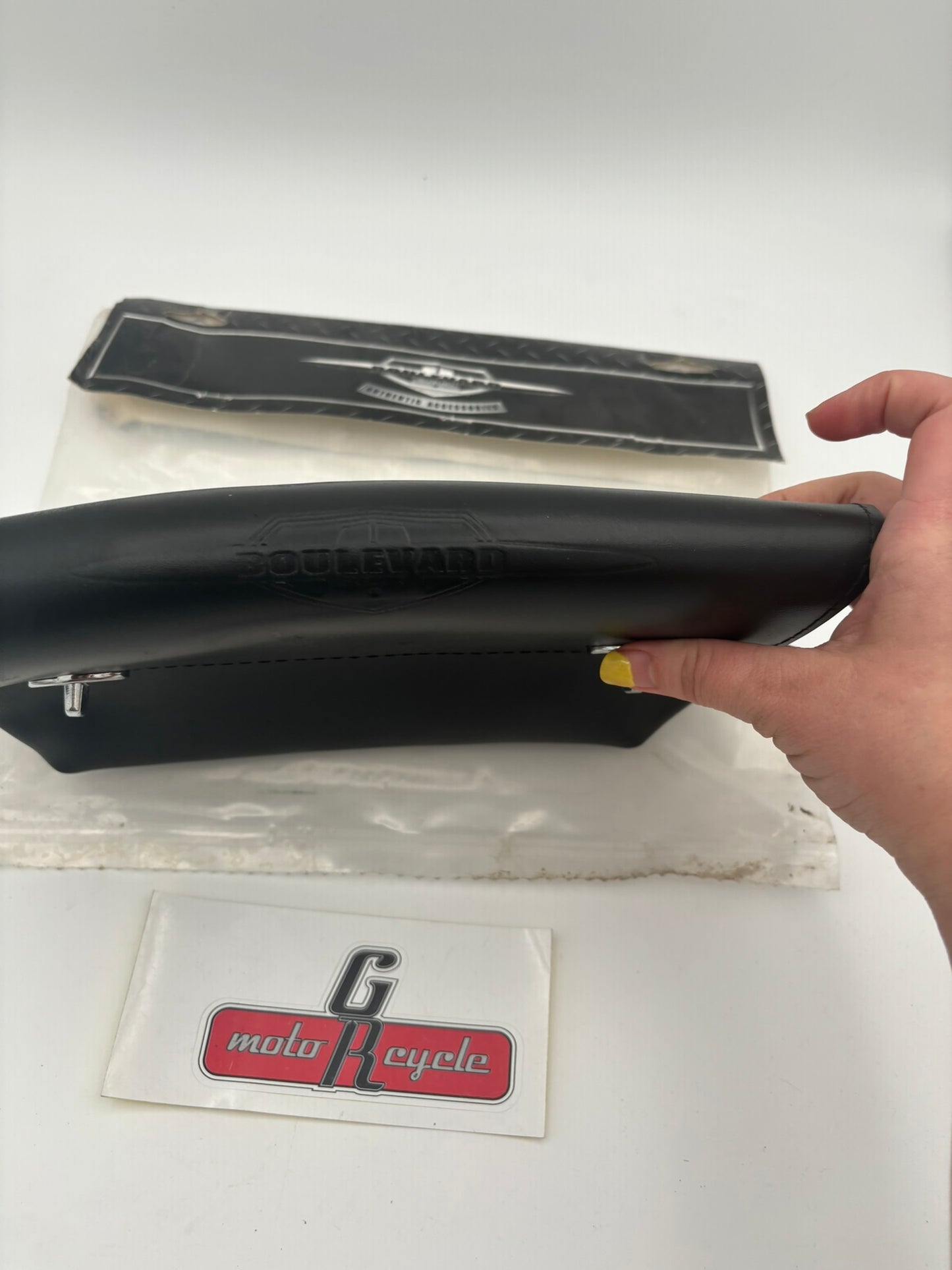 SUZUKI BOULEVARD CLASSIC WINDSHIELD BAG 990A0-77013 S81