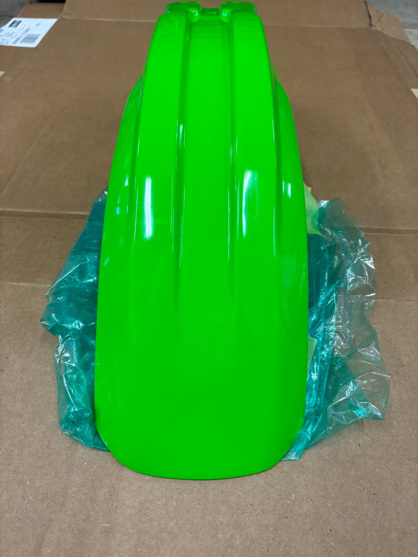 KAWASAKI GREEN FRONT FENDER 35004-1250-6W KBOX