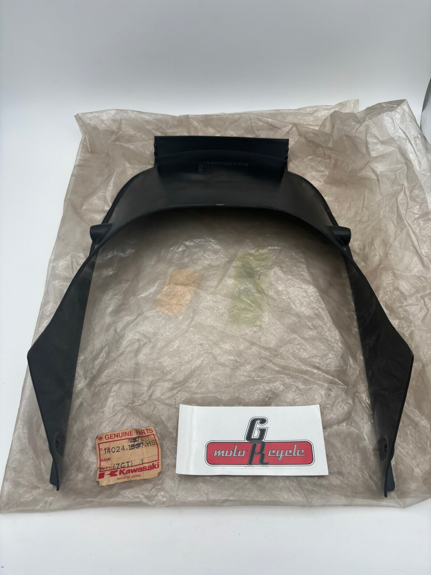 KAWASAKI HEAD LAMP COVER EBONY SUB 14024-1677-H8 14024-1337-H8 K41