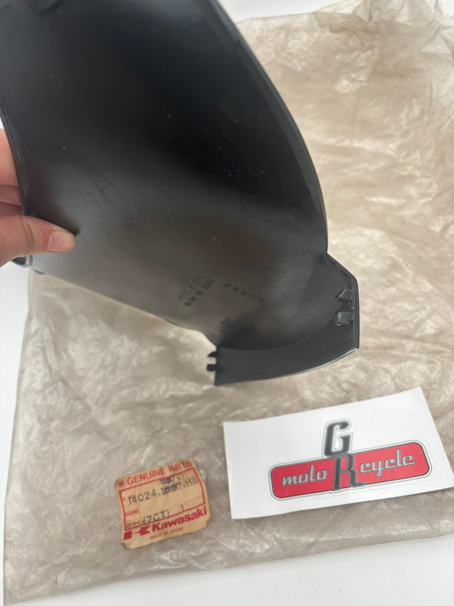 KAWASAKI HEAD LAMP COVER EBONY SUB 14024-1677-H8 14024-1337-H8 K41